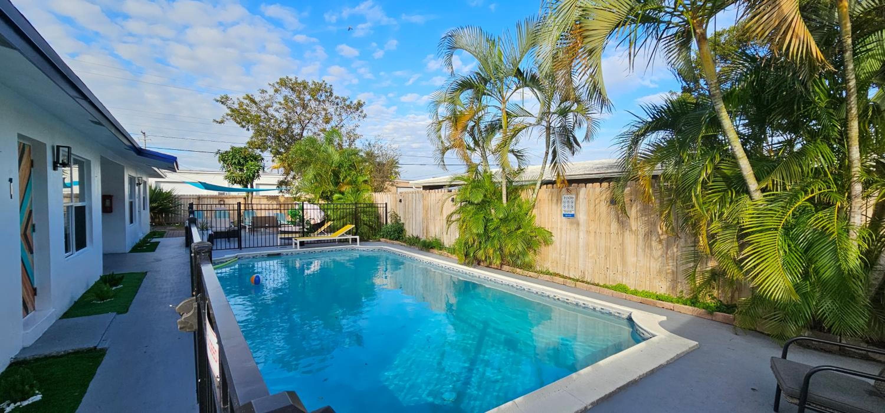Equipped House W Pool & Patios, Near the Beaches, Prime Location- Ideal for Small Families, Coastal Haven — 17