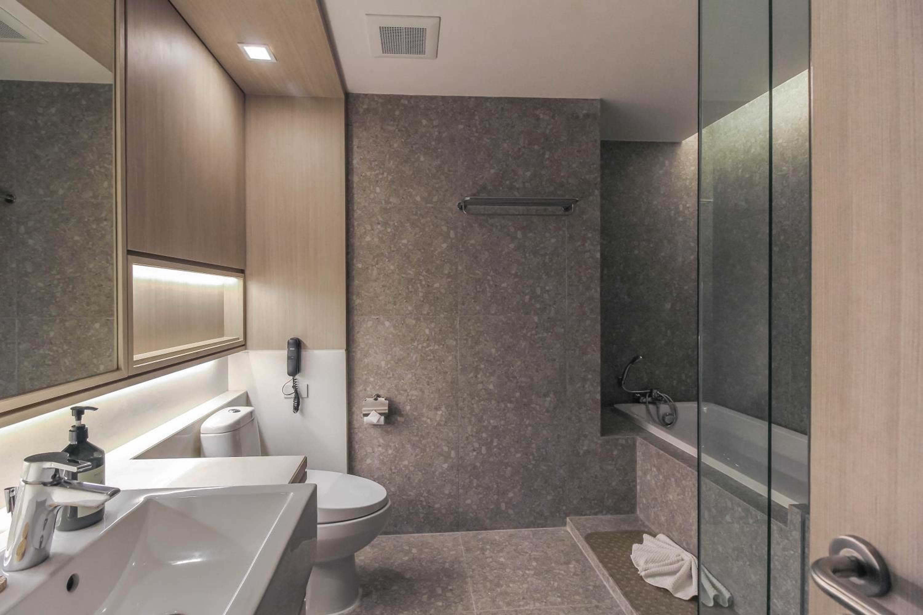Jasmine Grande Residence Suite Bangkok — 23