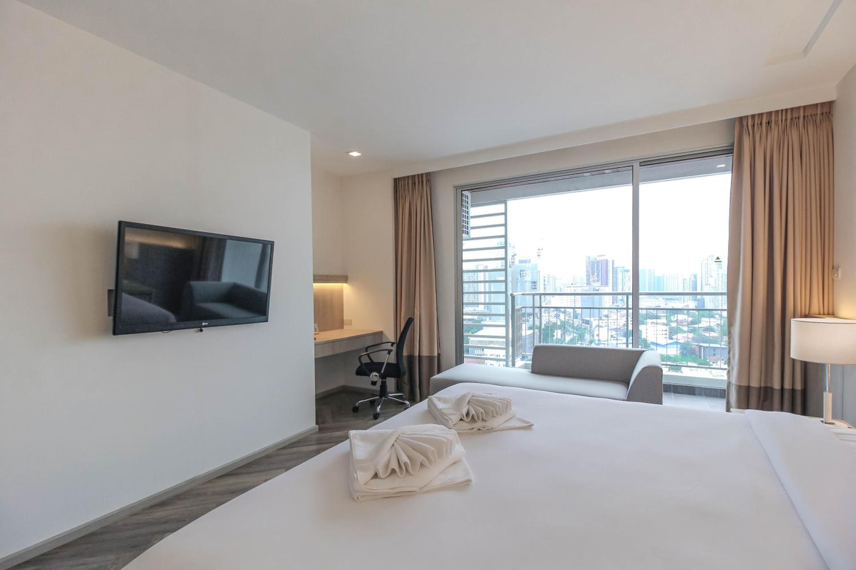 Jasmine Grande Residence Suite Bangkok — 19