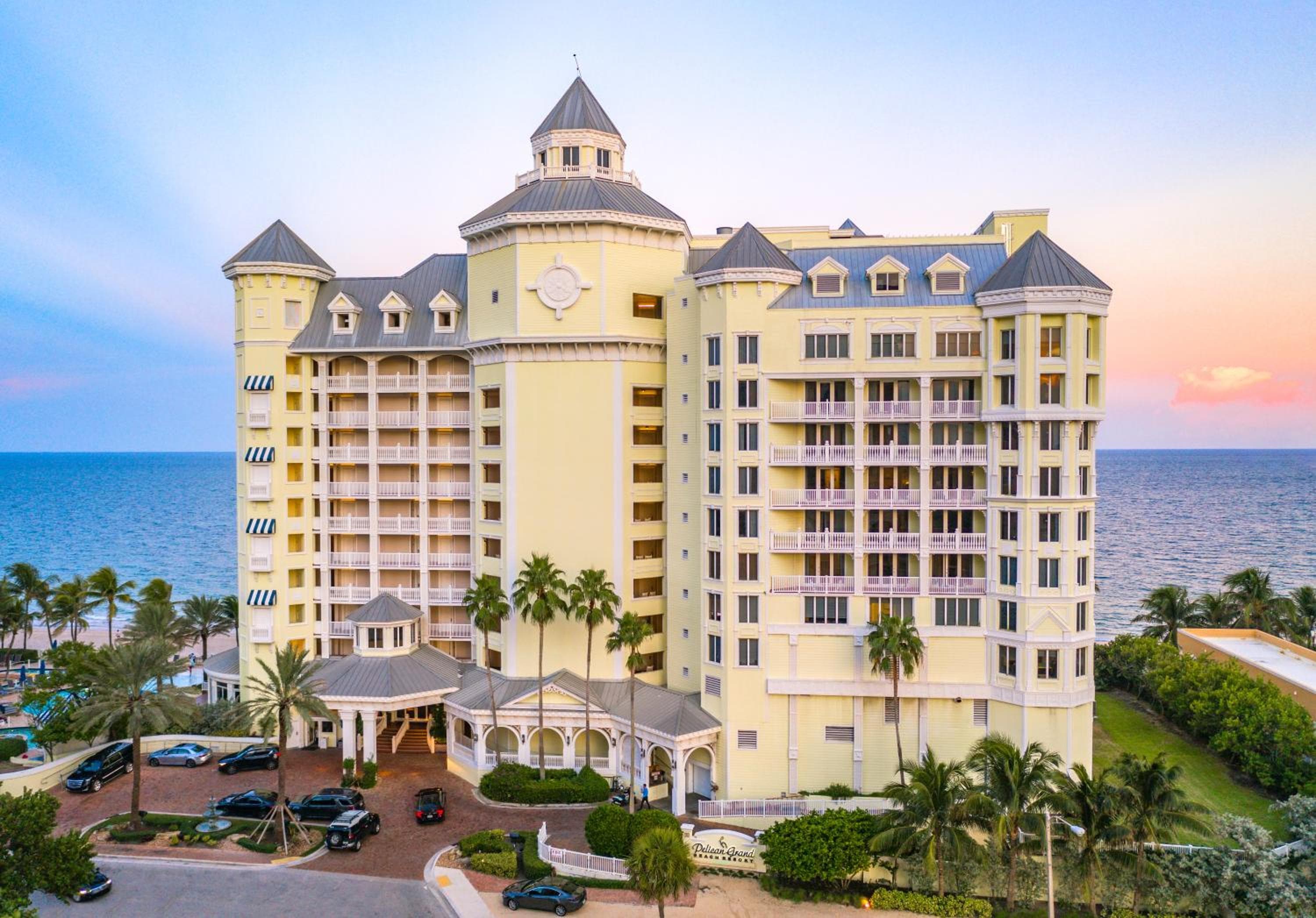 Pelican Grand Beach Resort, un complejo de casa noble — 2