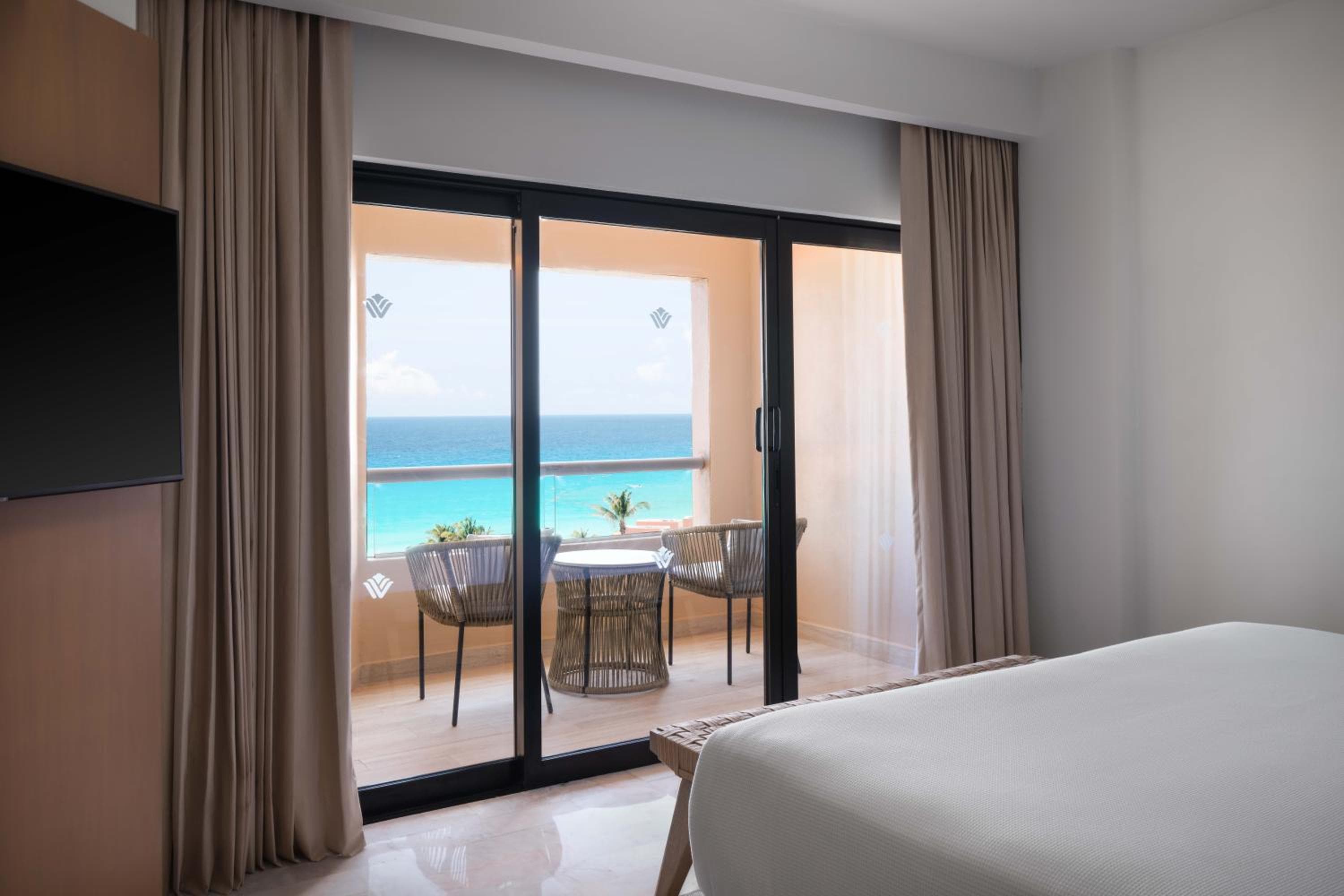Wyndham Grand Cancun All Inclusive Resort & Villas — 27