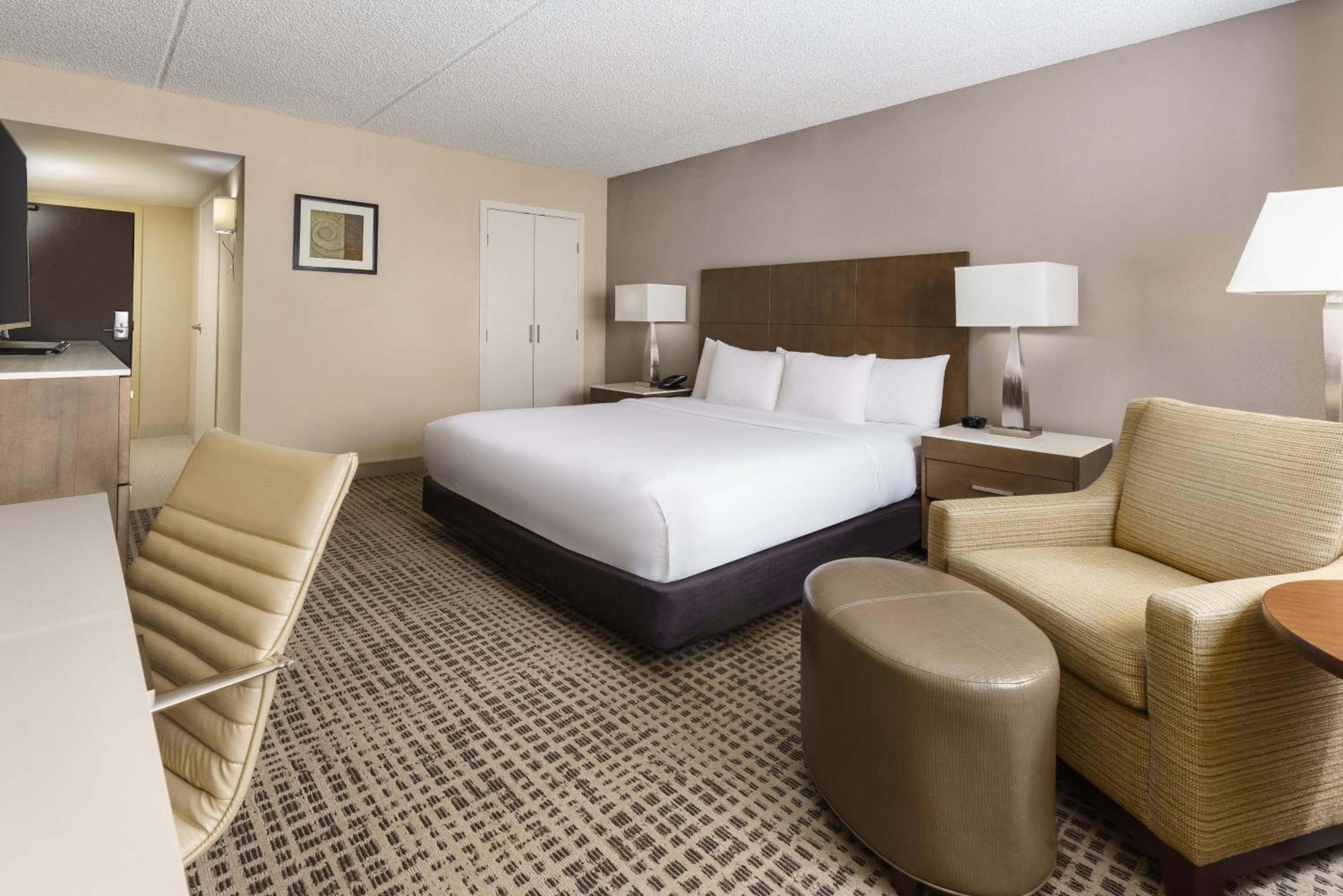 DoubleTree by Hilton Orlando Airport Hotel — 13