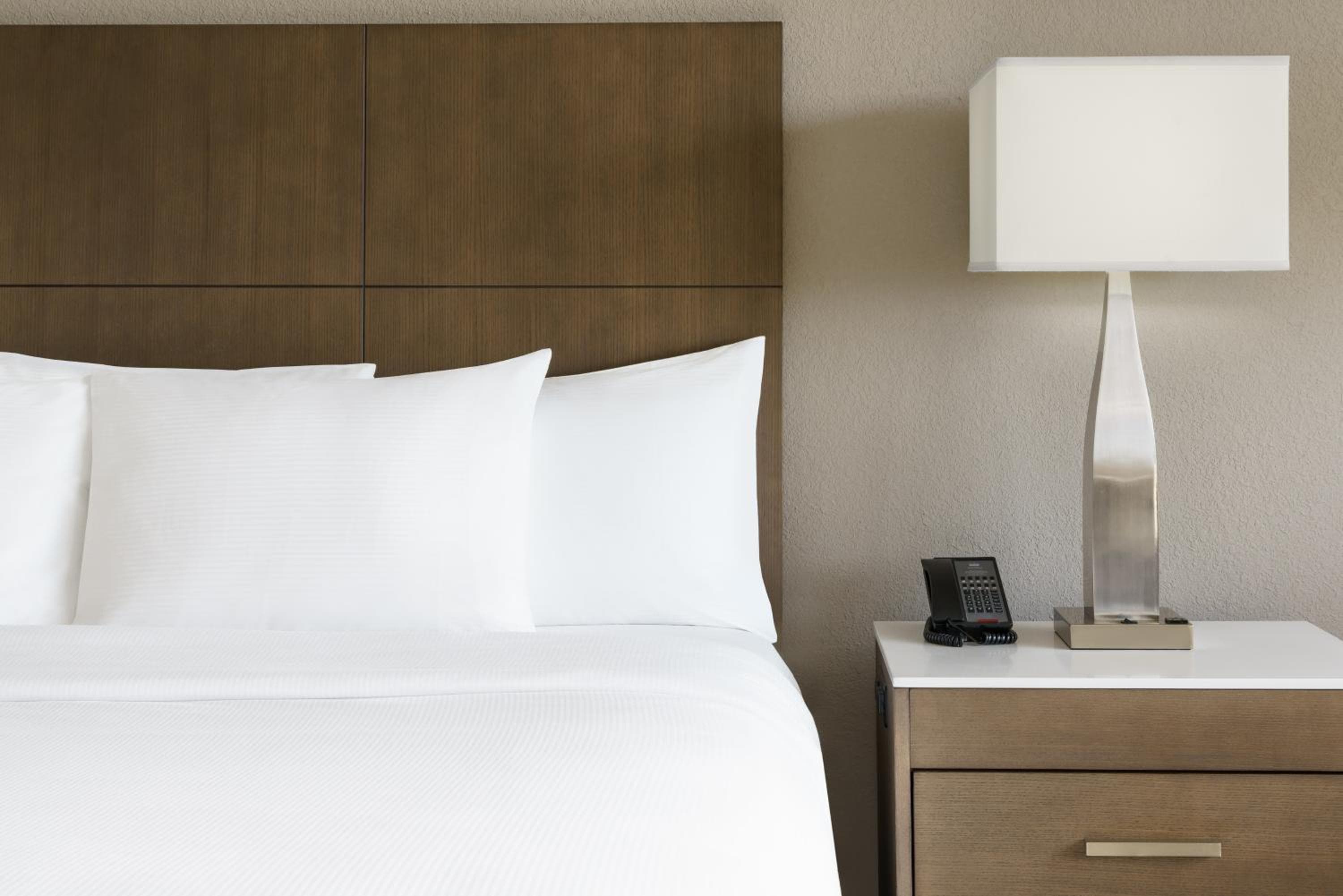 DoubleTree by Hilton Orlando Airport Hotel — 10