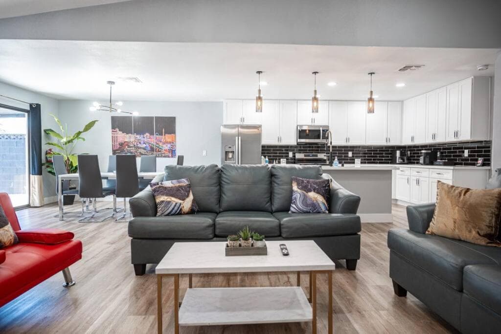 Luxury Retreat The Vegas Edition — 28