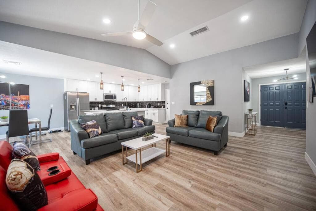 Luxury Retreat The Vegas Edition — 30