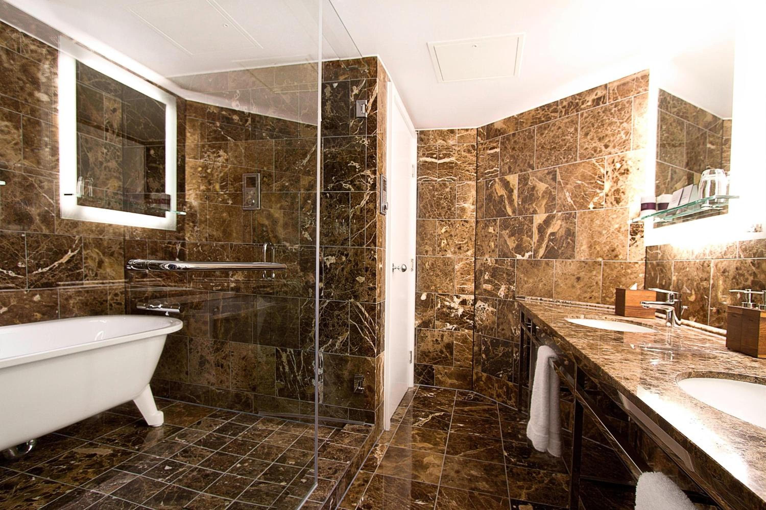 Hotel St. Ermin, Collezione di autografi — 5