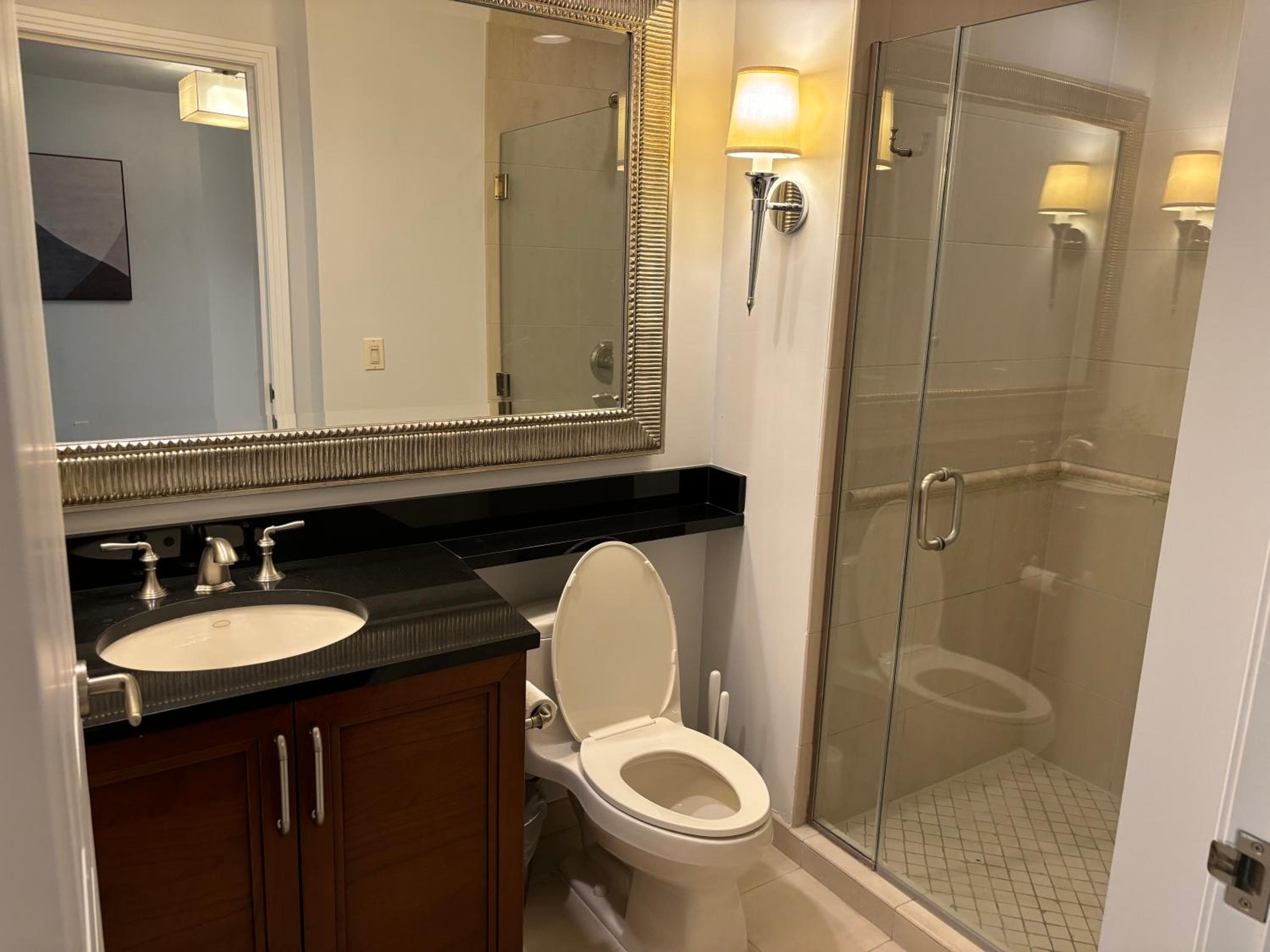 Panorama Vista Suite- 1br 2ba, Full Kitchen, Strip View, Balcony, Corner Unit — 20