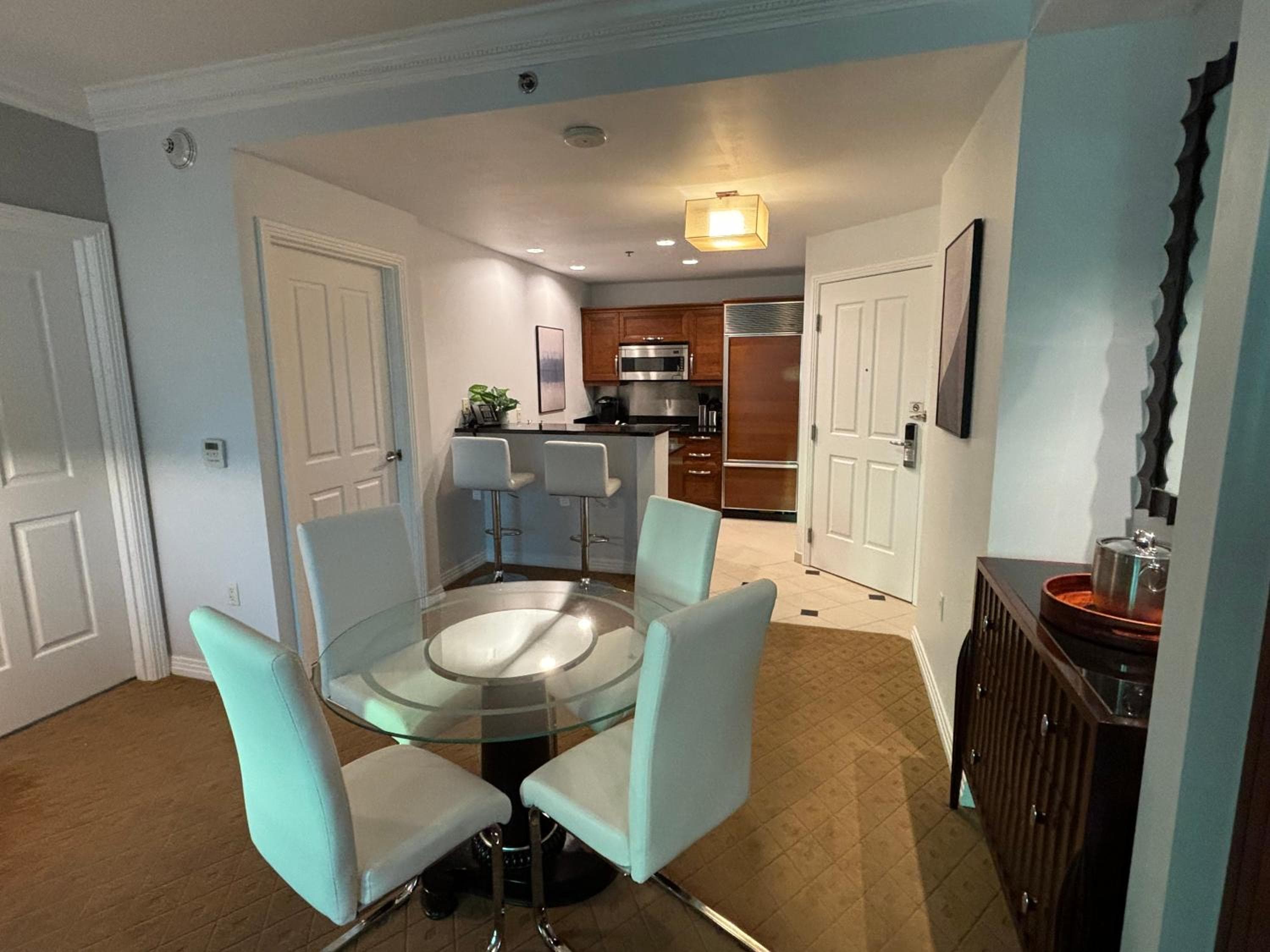 Panorama Vista Suite- 1br 2ba, Full Kitchen, Strip View, Balcony, Corner Unit — 7