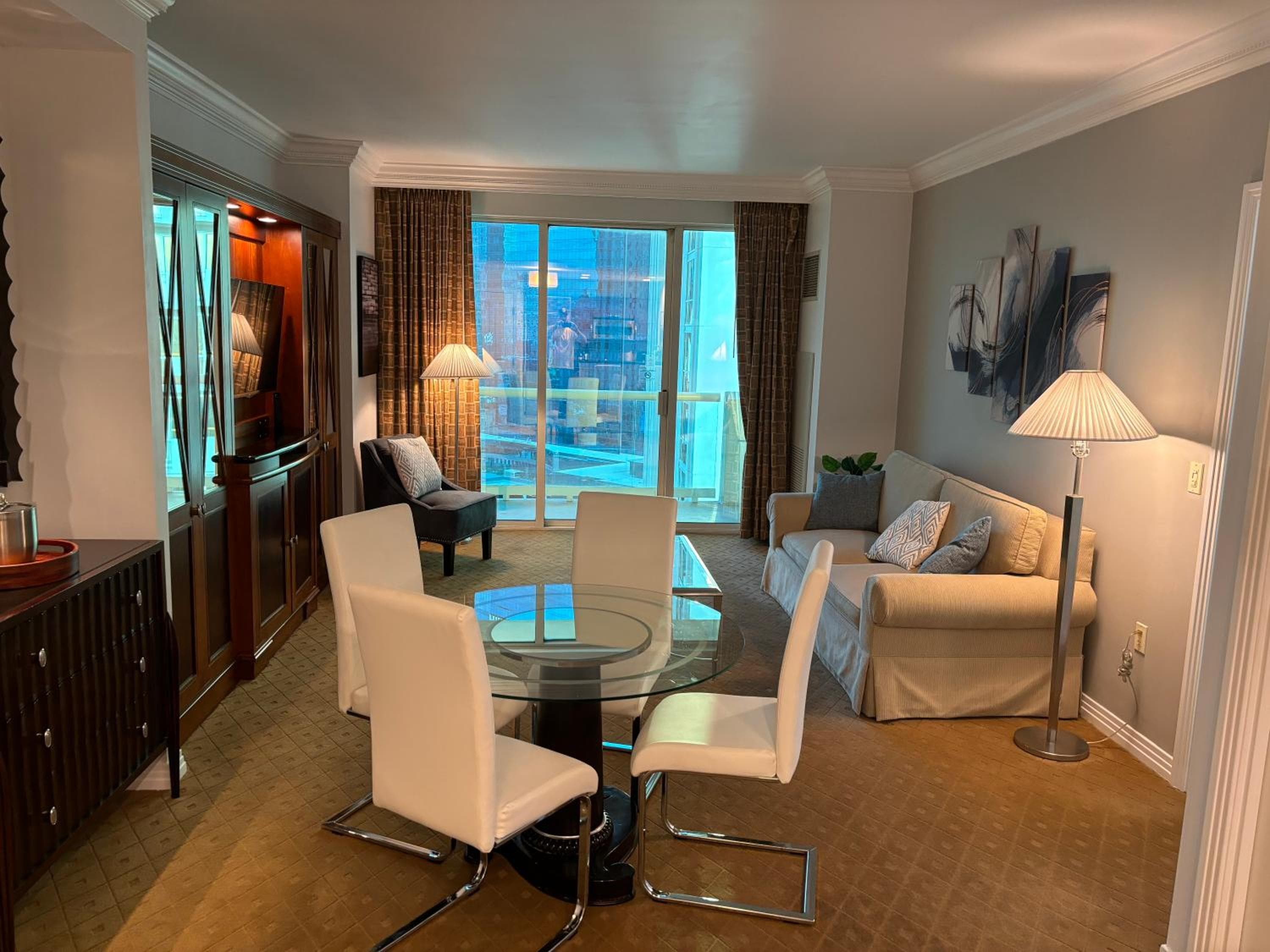 Panorama Vista Suite- 1br 2ba, Full Kitchen, Strip View, Balcony, Corner Unit — 9