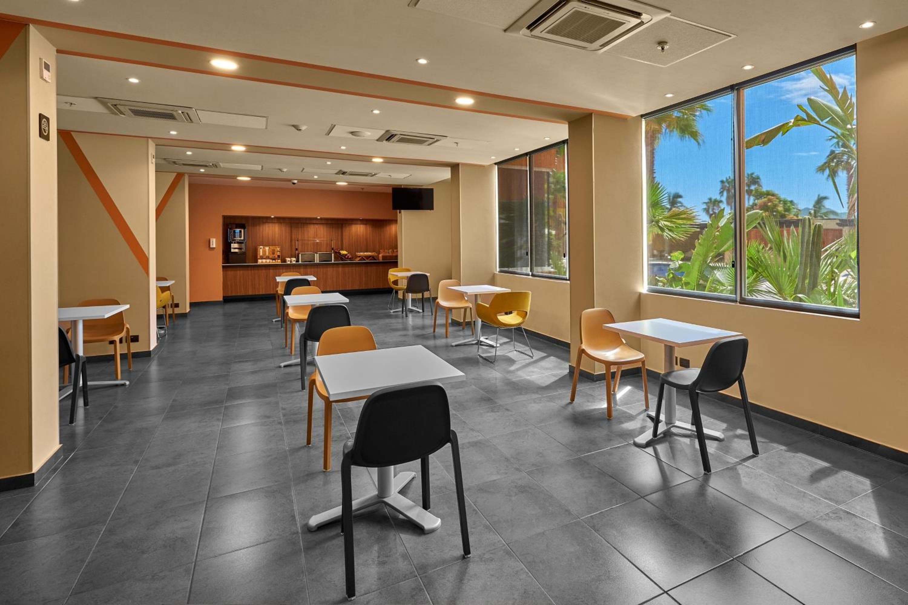 City Express Suites by Marriott Cabo San Lucas — 10