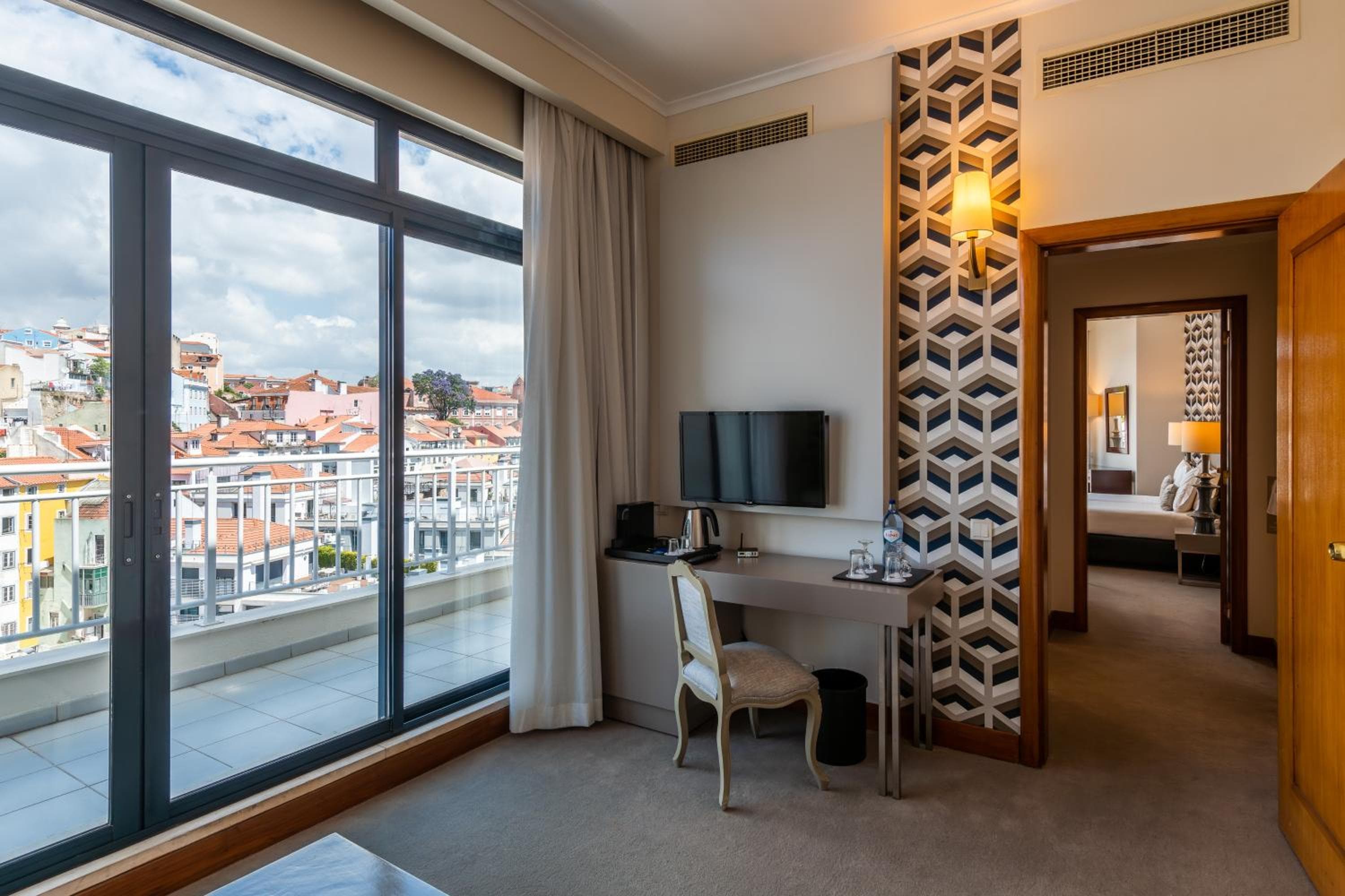 Hotel Mundial — 4