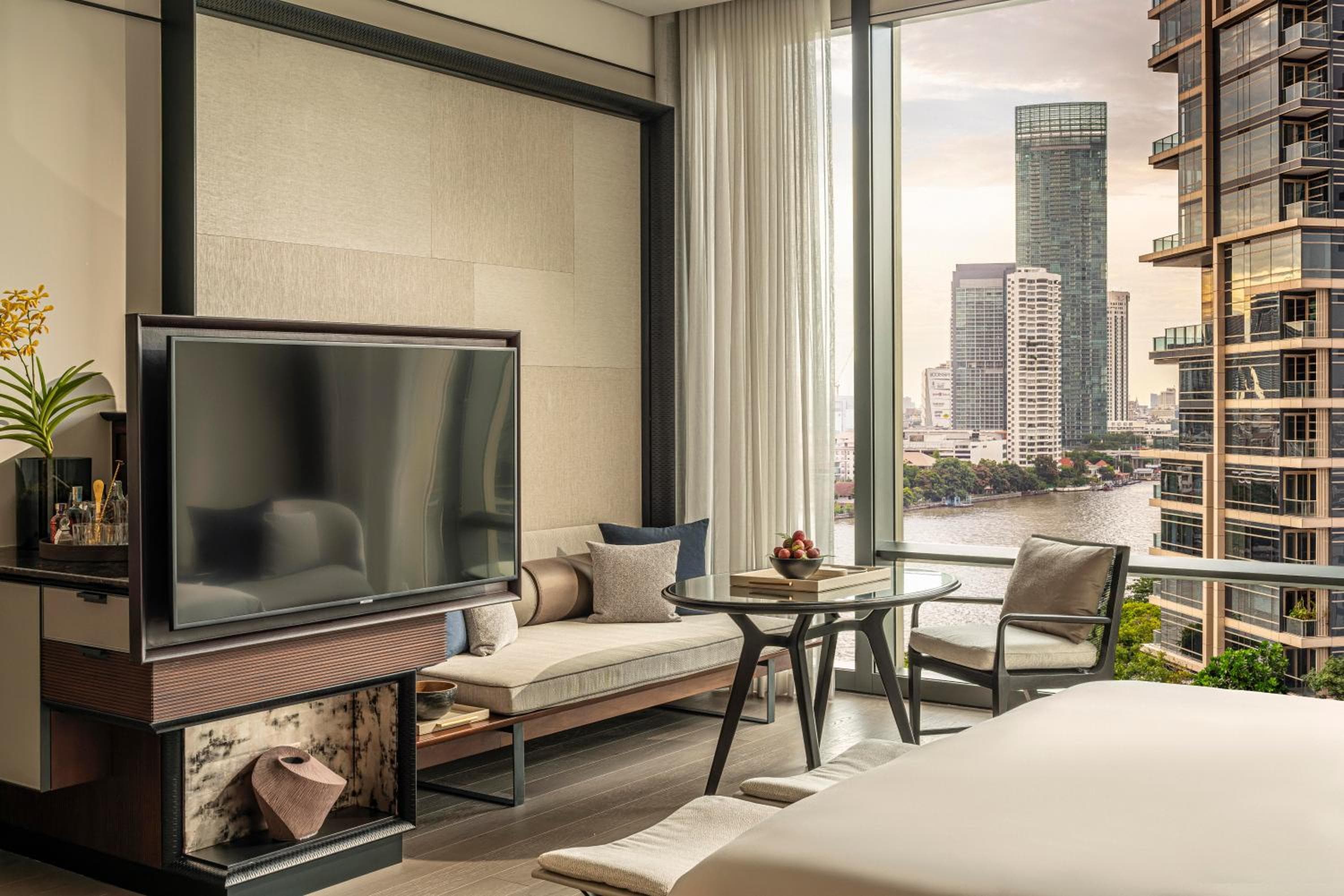 Four Seasons Hotel Bangkok sul fiume Chao Phraya — 19