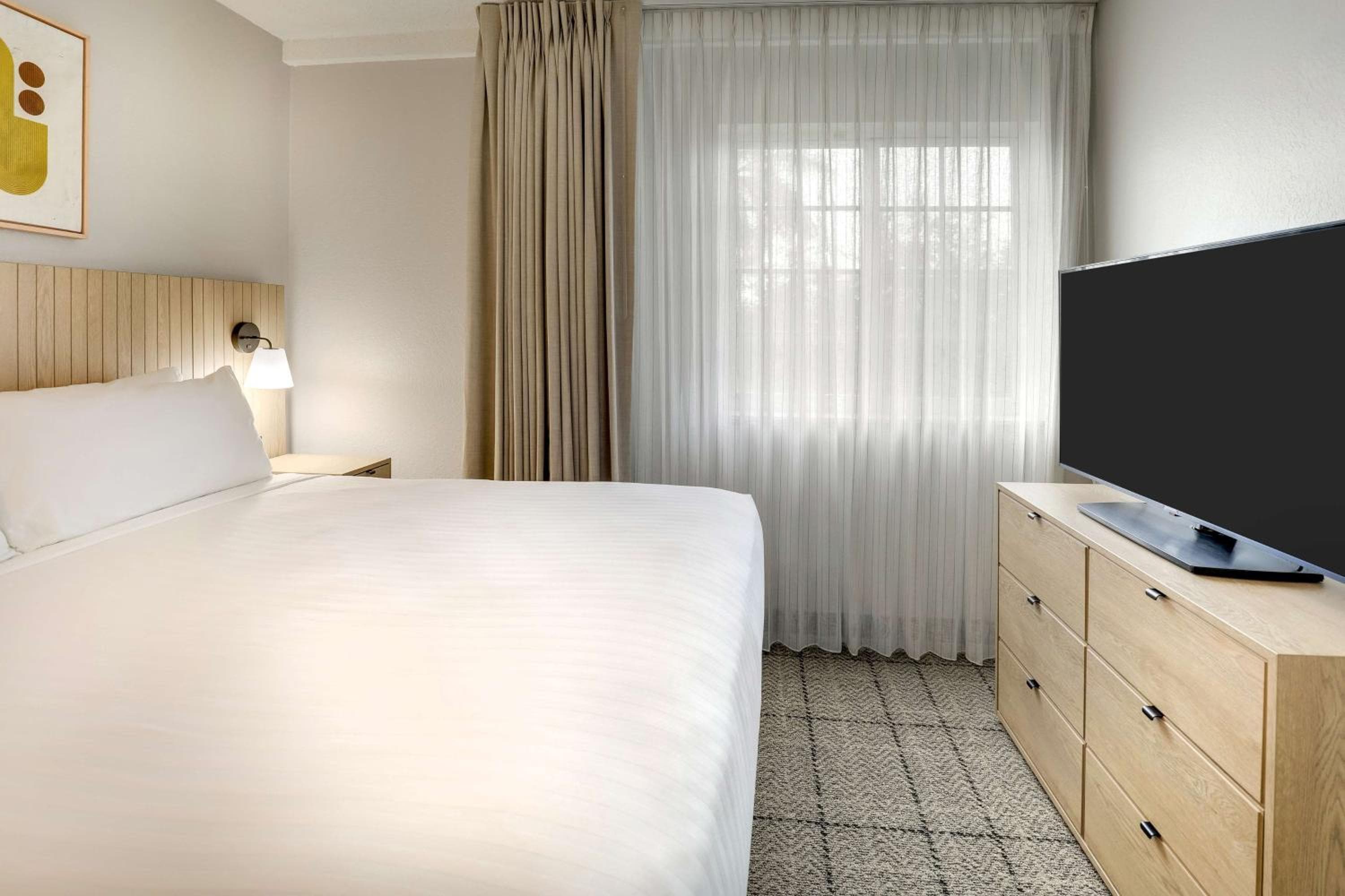 Sonesta Simply Suites Miami Airport Doral — 8
