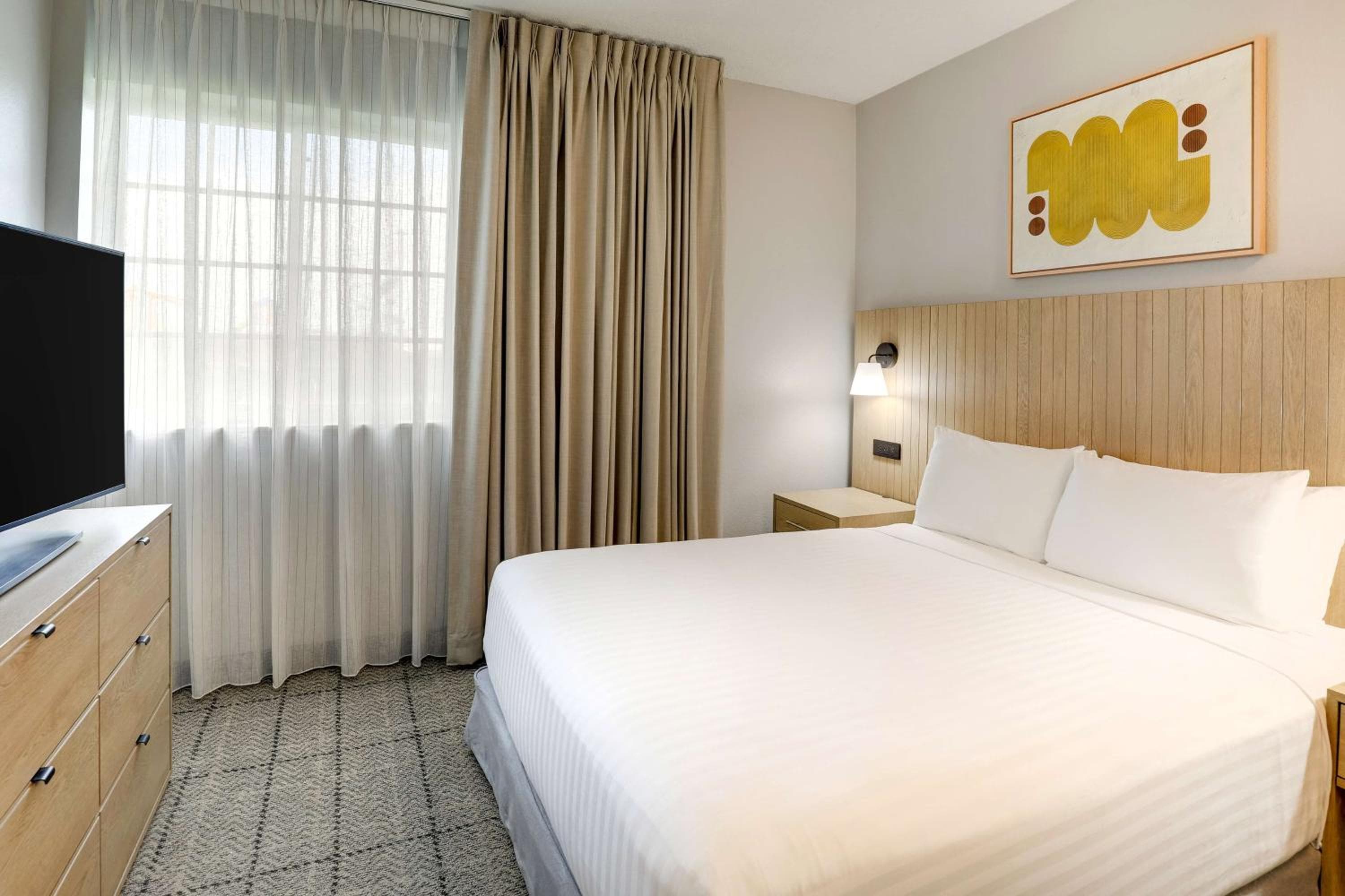 Sonesta Simply Suites Miami Airport Doral — 12