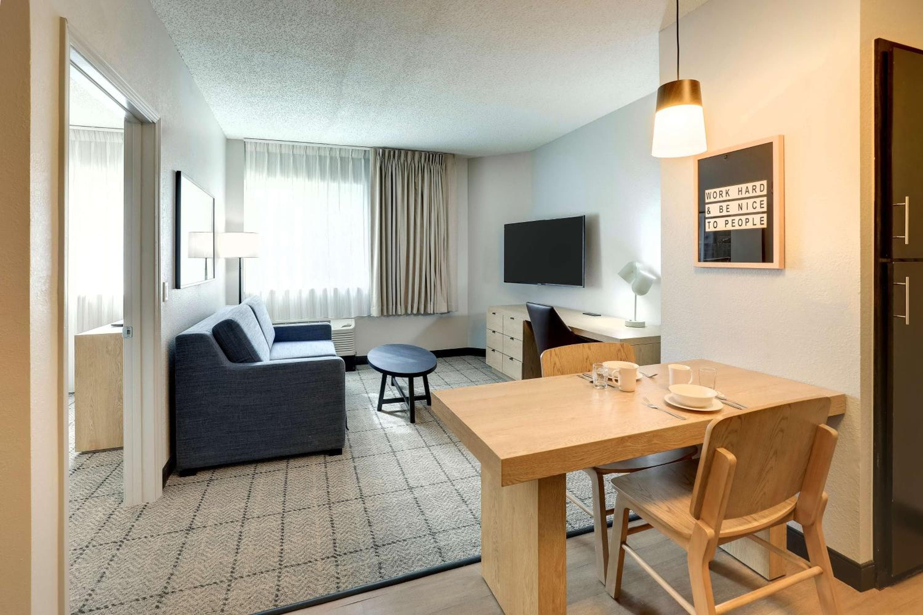 Sonesta Simply Suites Miami Airport Doral — 13