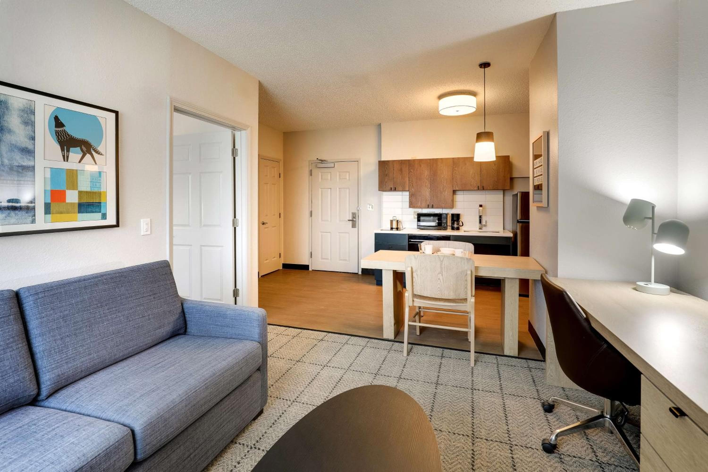 Sonesta Simply Suites Miami Airport Doral — 16
