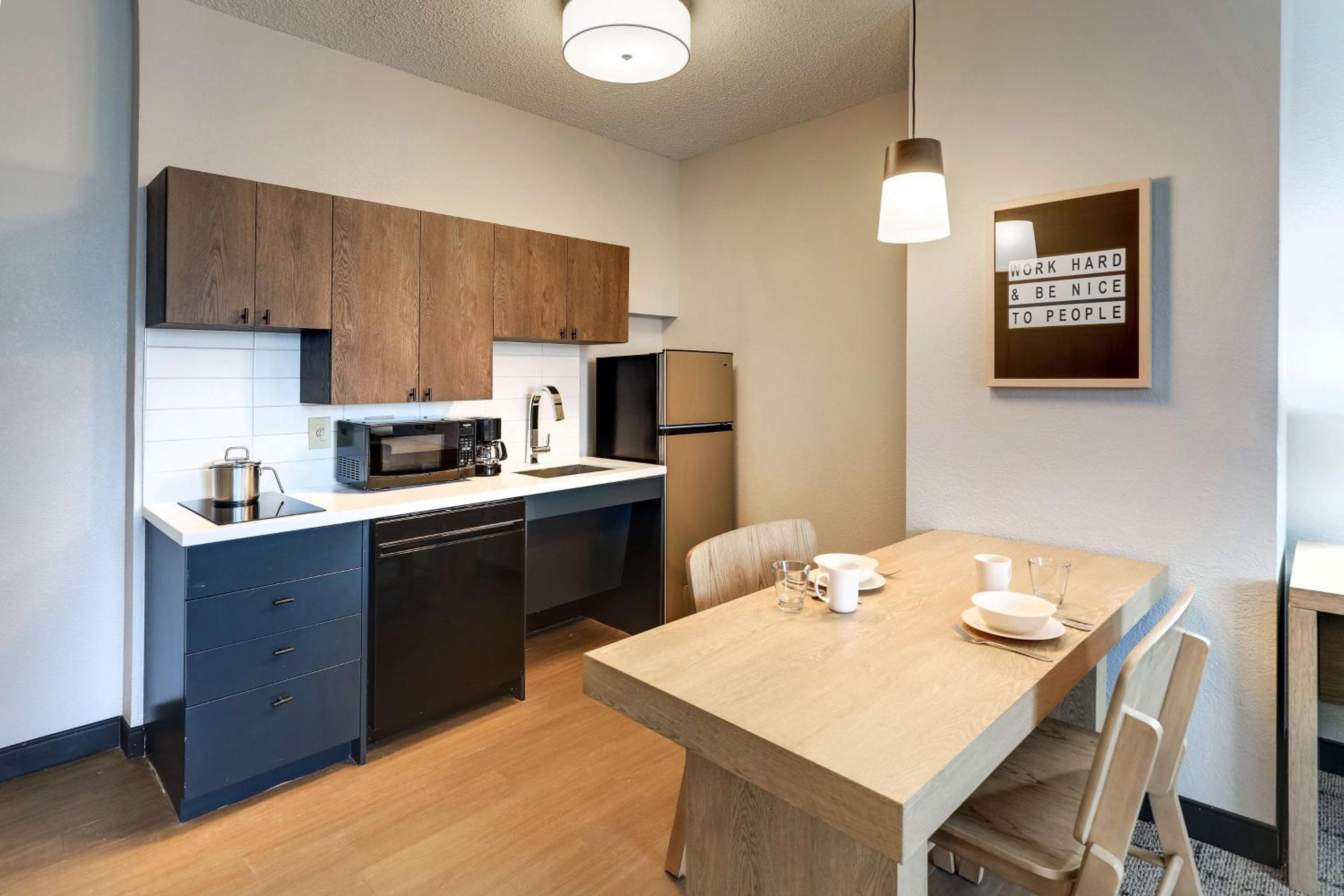 Sonesta Simply Suites Miami Airport Doral — 15