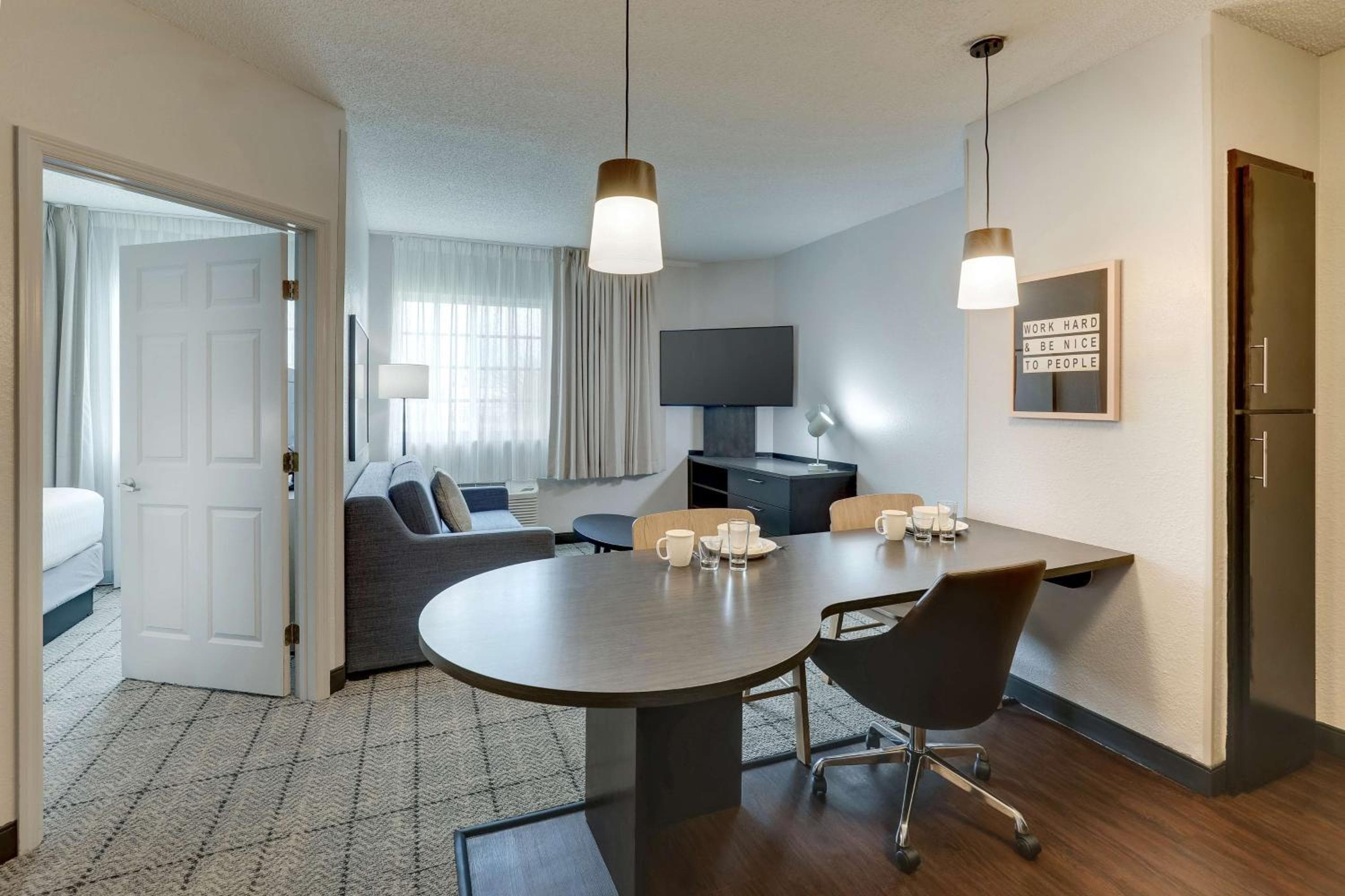 Sonesta Simply Suites Miami Airport Doral — 24
