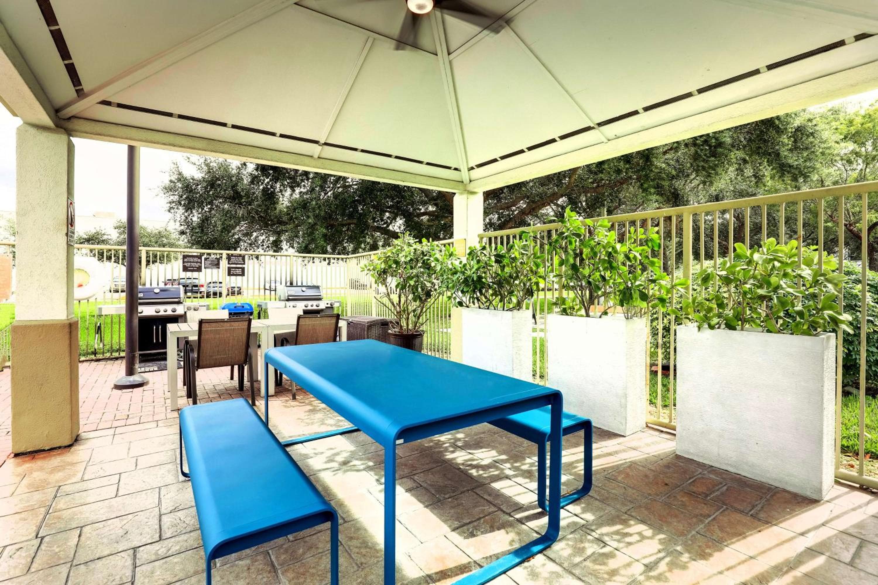 Sonesta Simply Suites Miami Airport Doral — 19