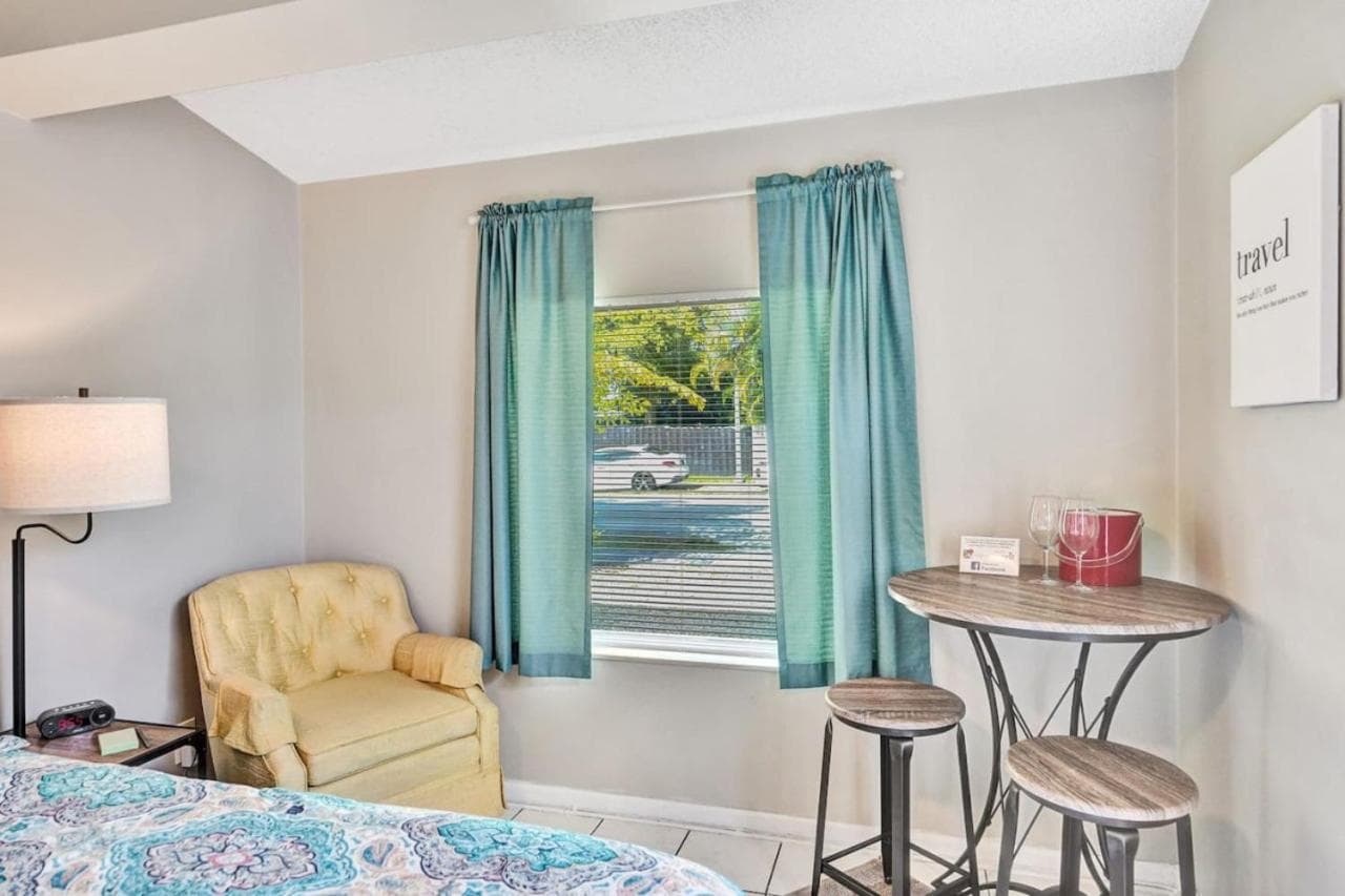 Private studio, 5 min. walk to Wilton Drive — 16
