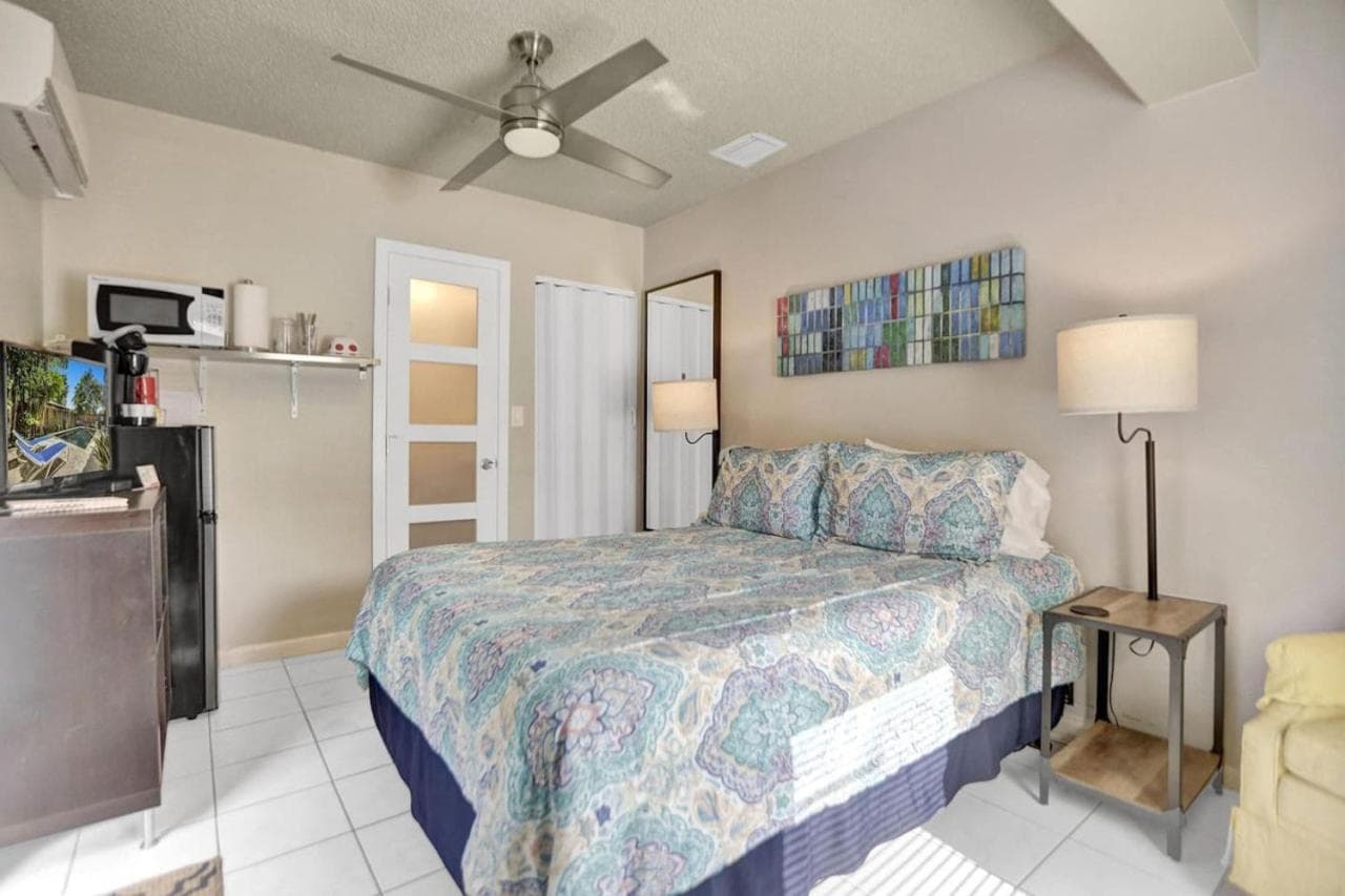 Private studio, 5 min. walk to Wilton Drive — 15