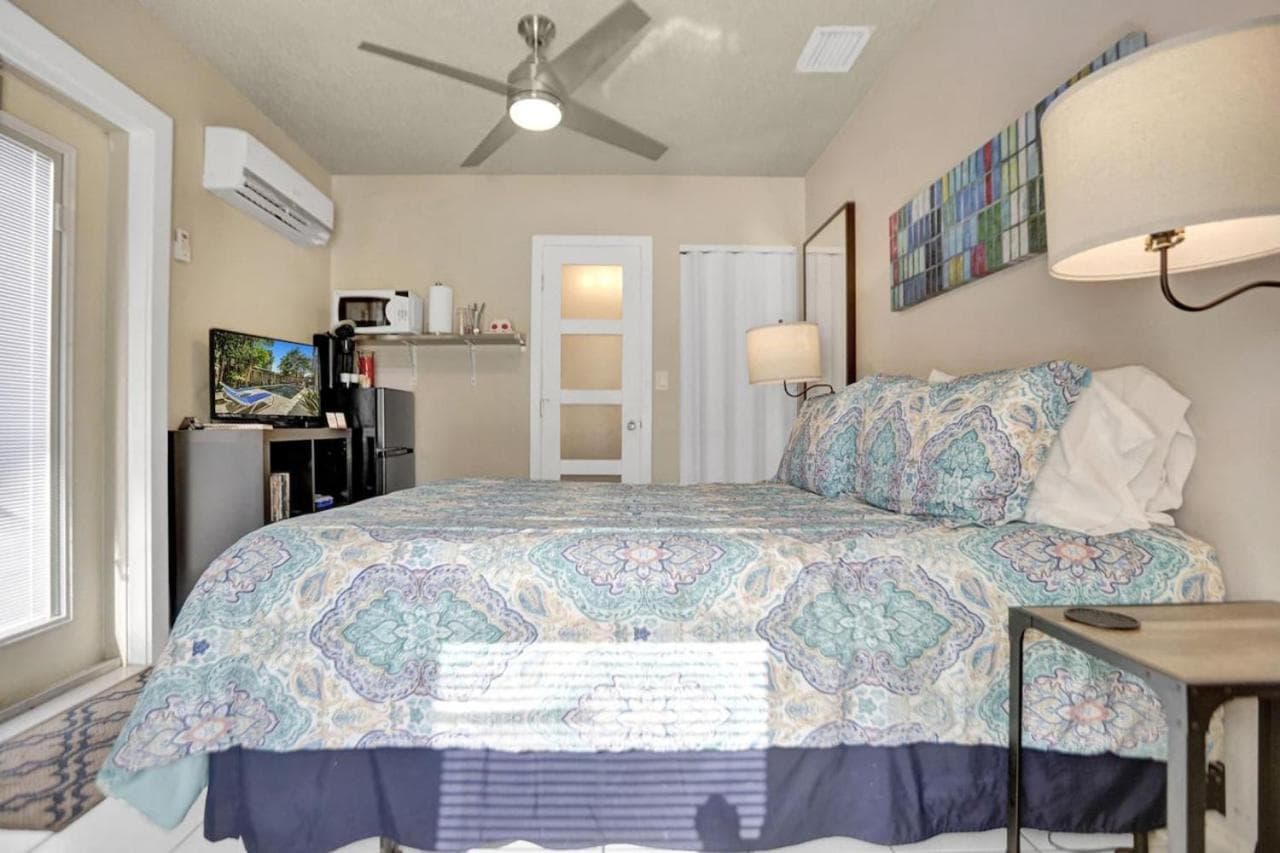 Private studio, 5 min. walk to Wilton Drive — 14