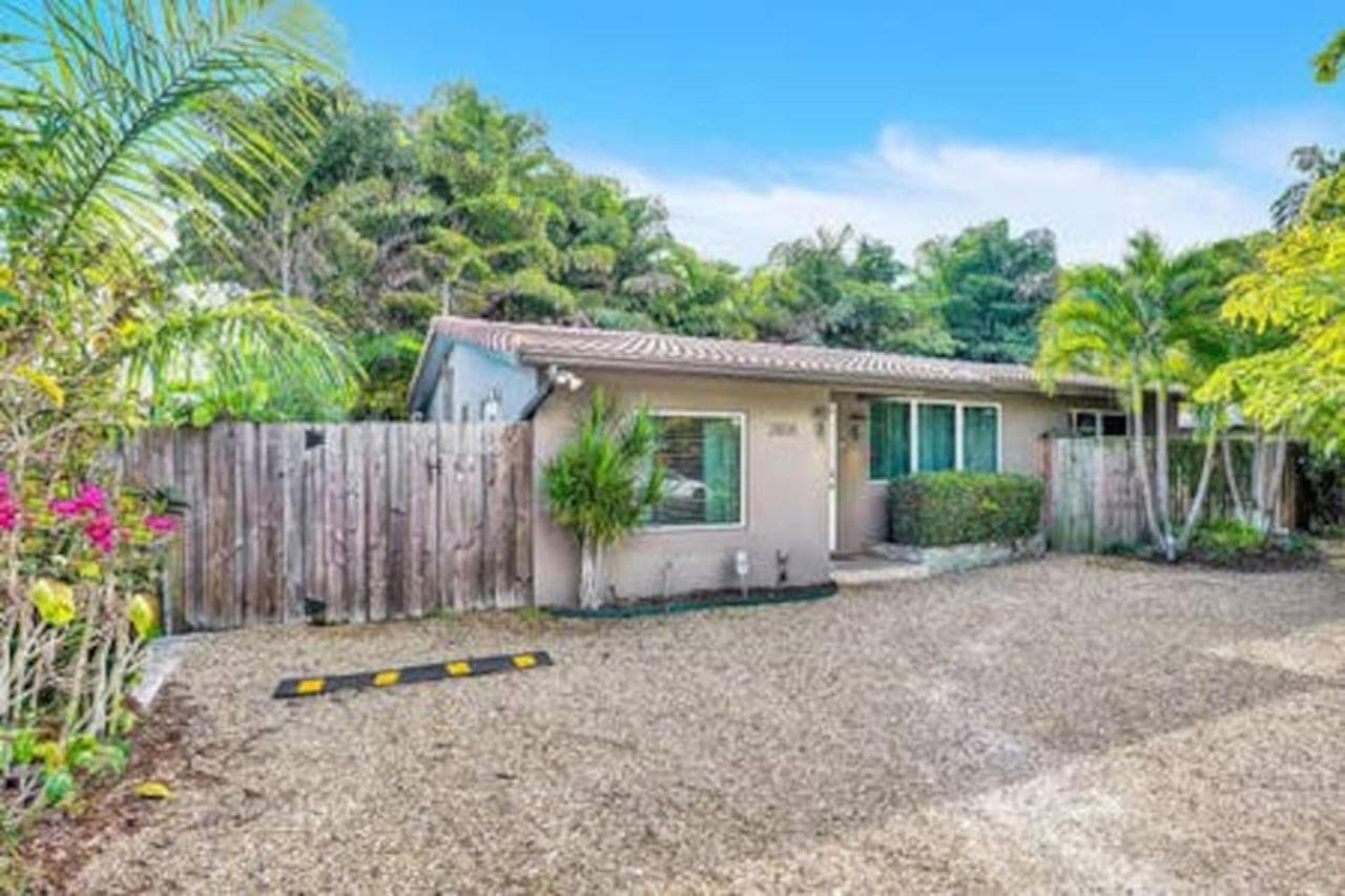 Private studio, 5 min. walk to Wilton Drive — 1