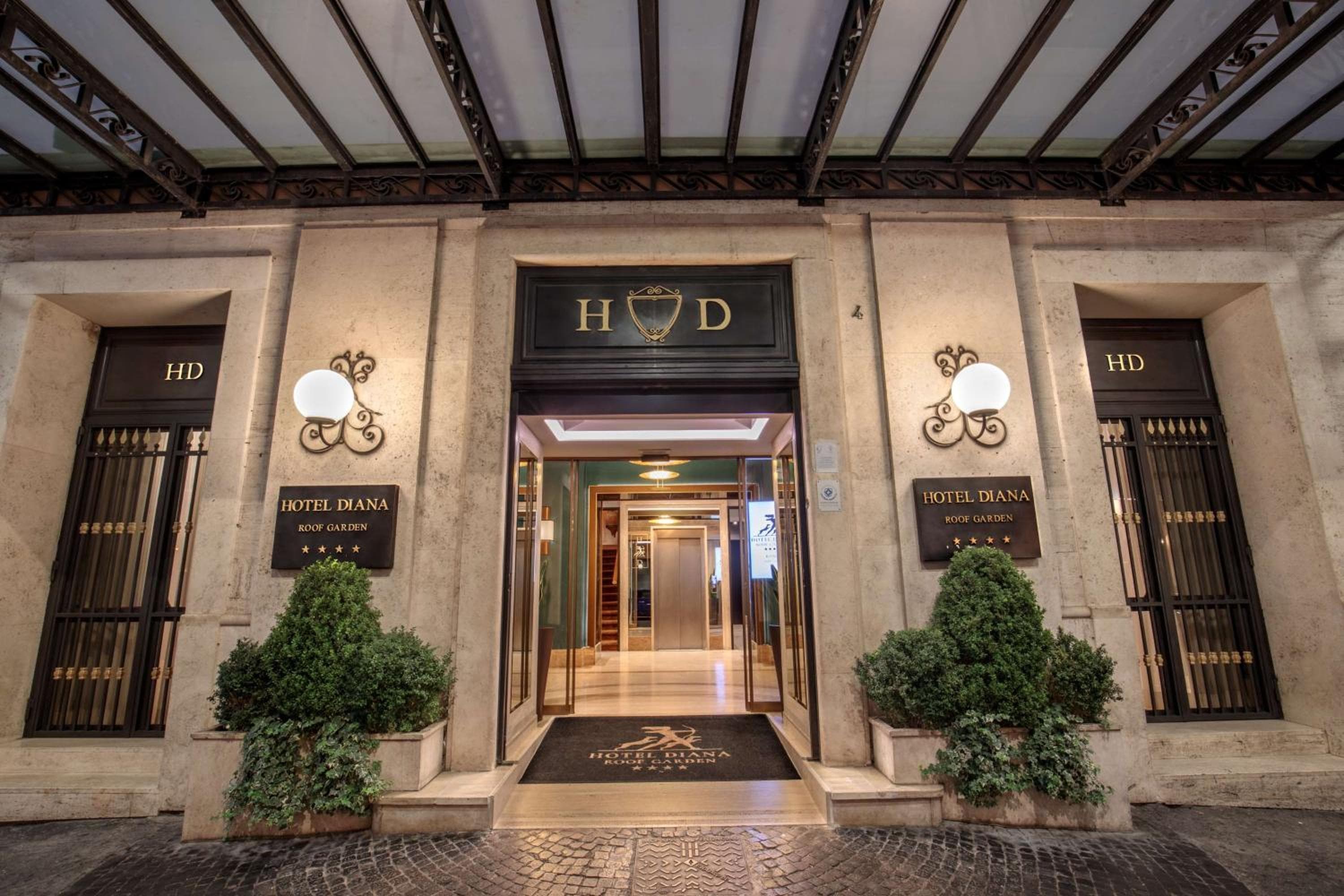 Hotel Diana Roof Garden — 2