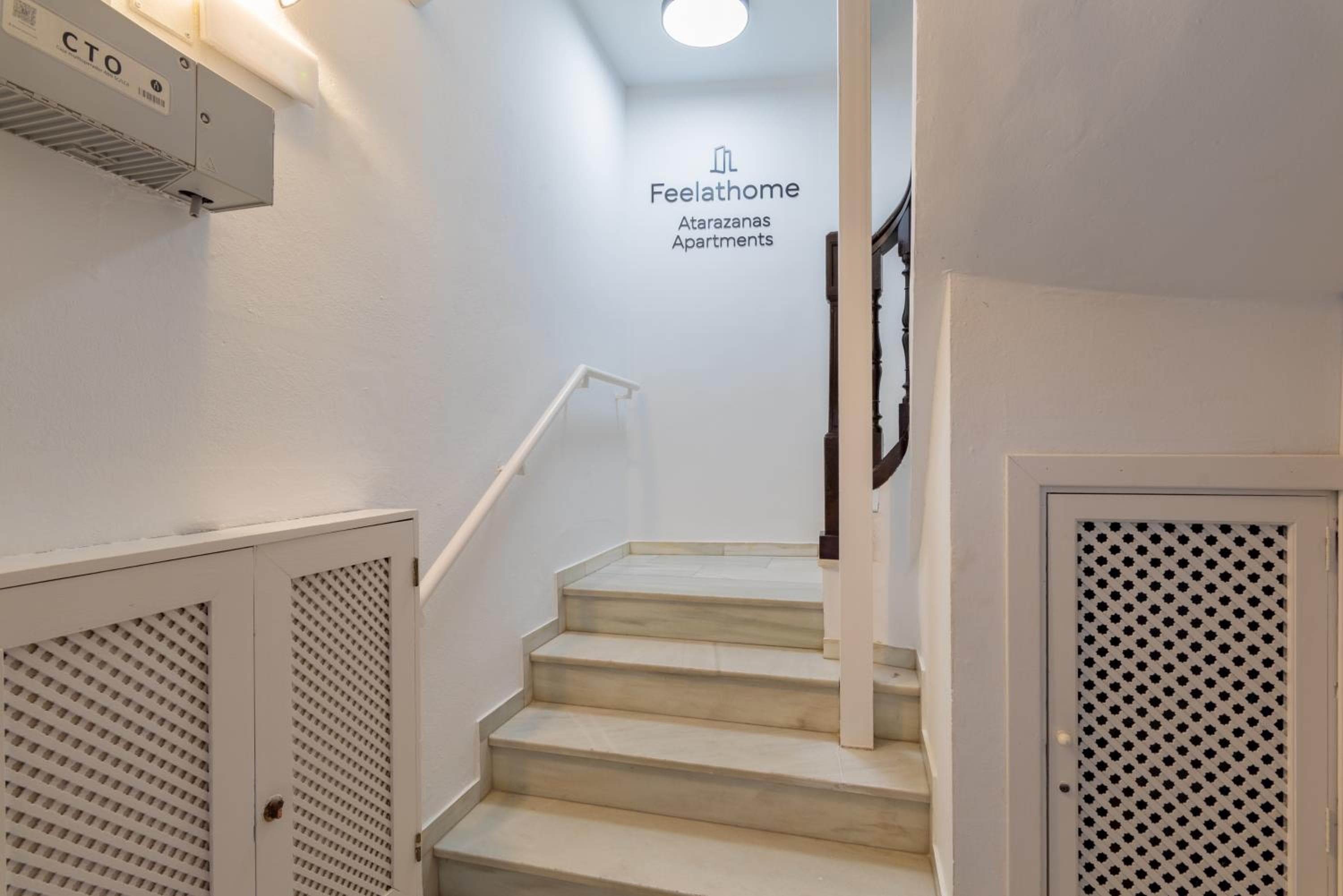Feelathome Atarazanas Apartments — 9