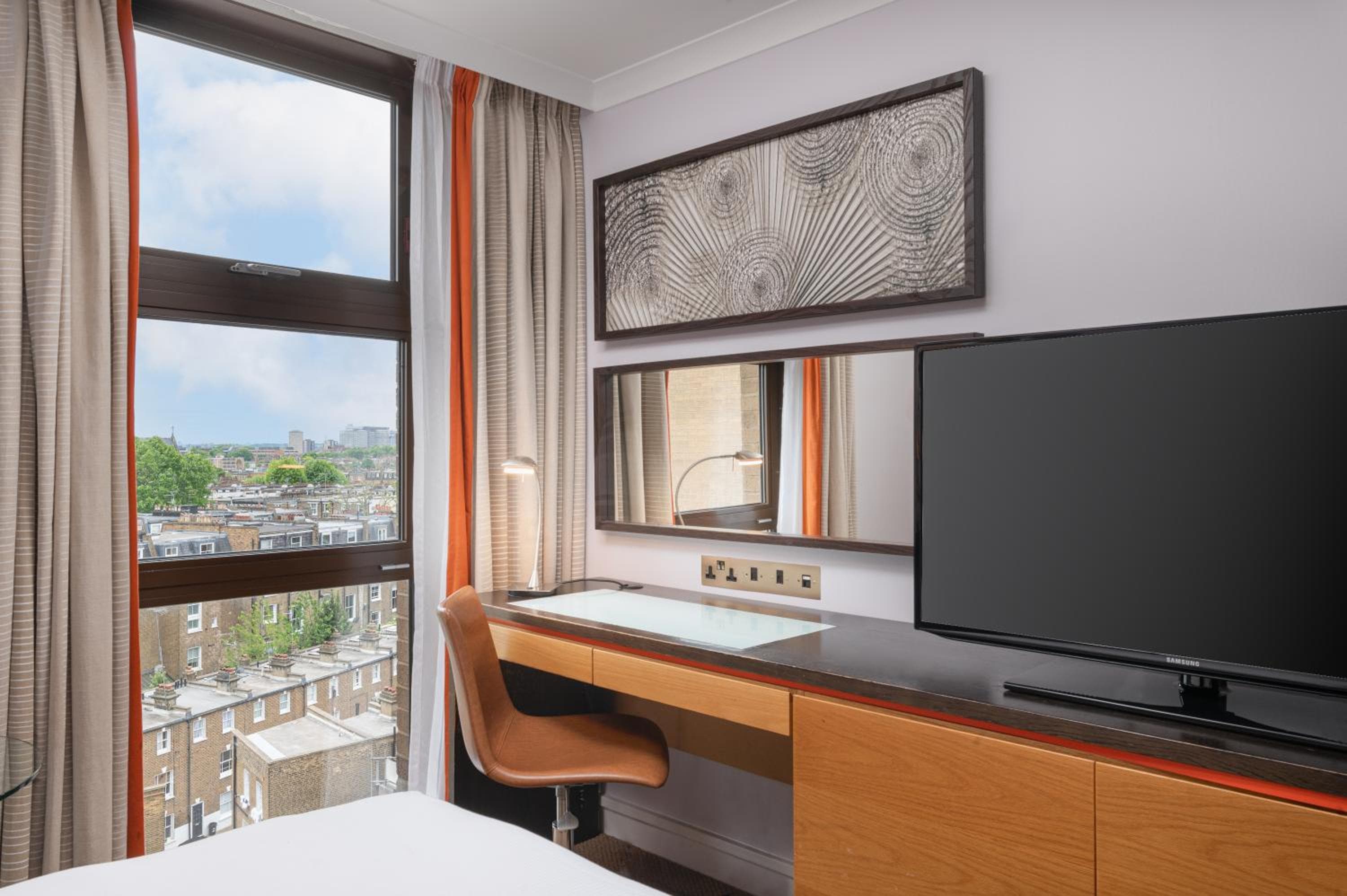 Hilton London Kensington Hotel — 6