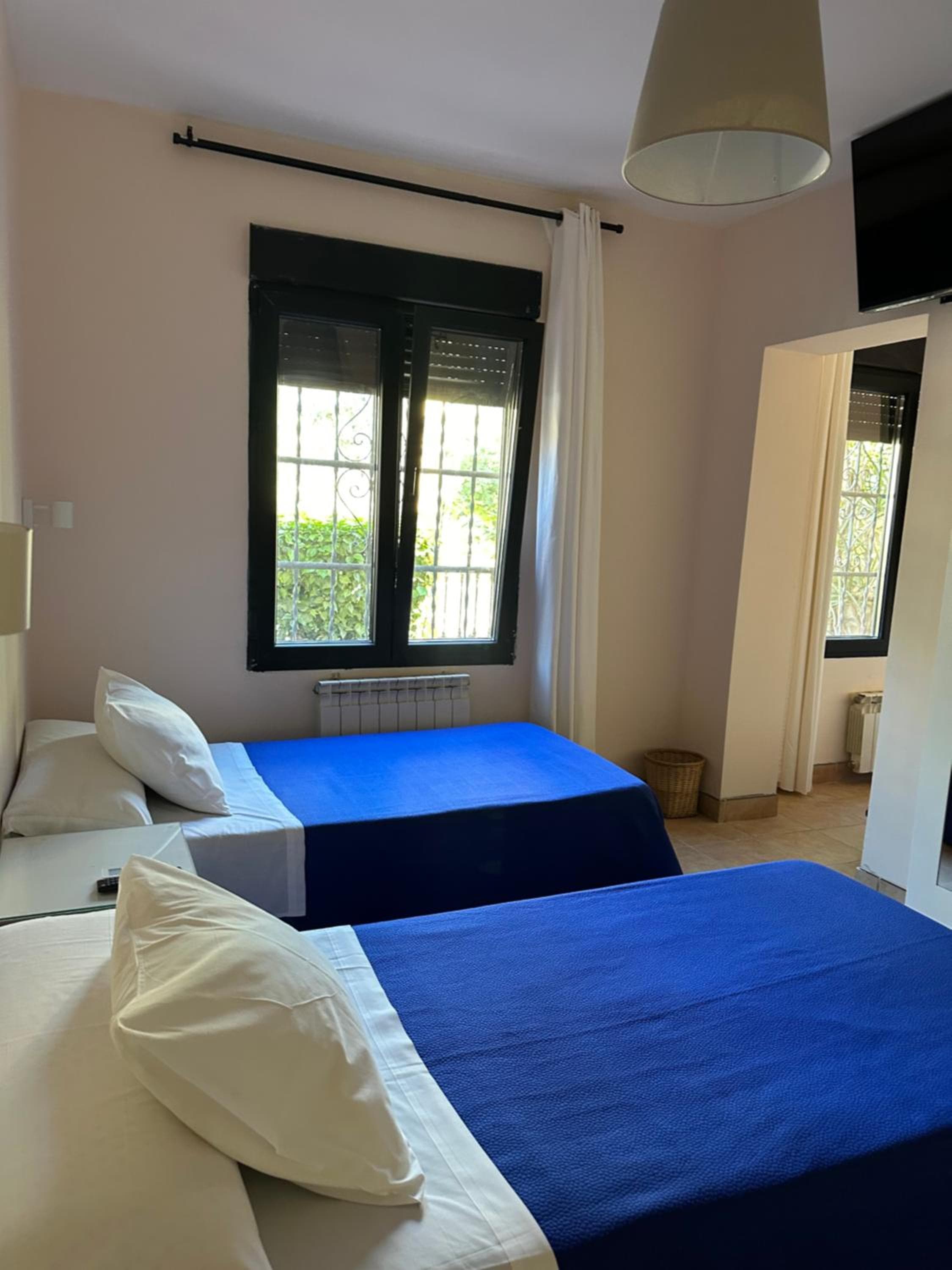 Hostal Moscatel — 12