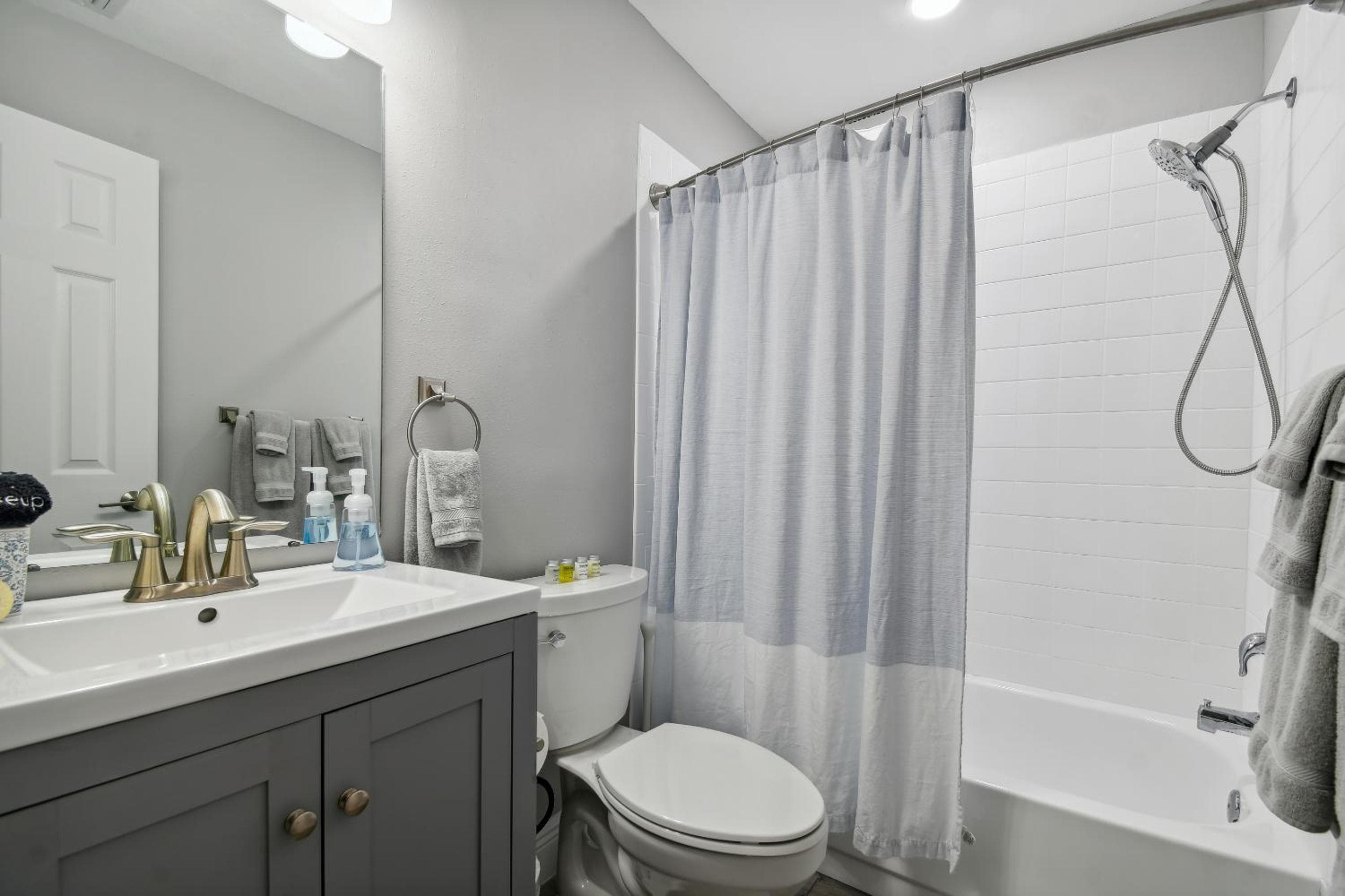 Lake House Westchase area. Heated Pool Waterfront! — 19