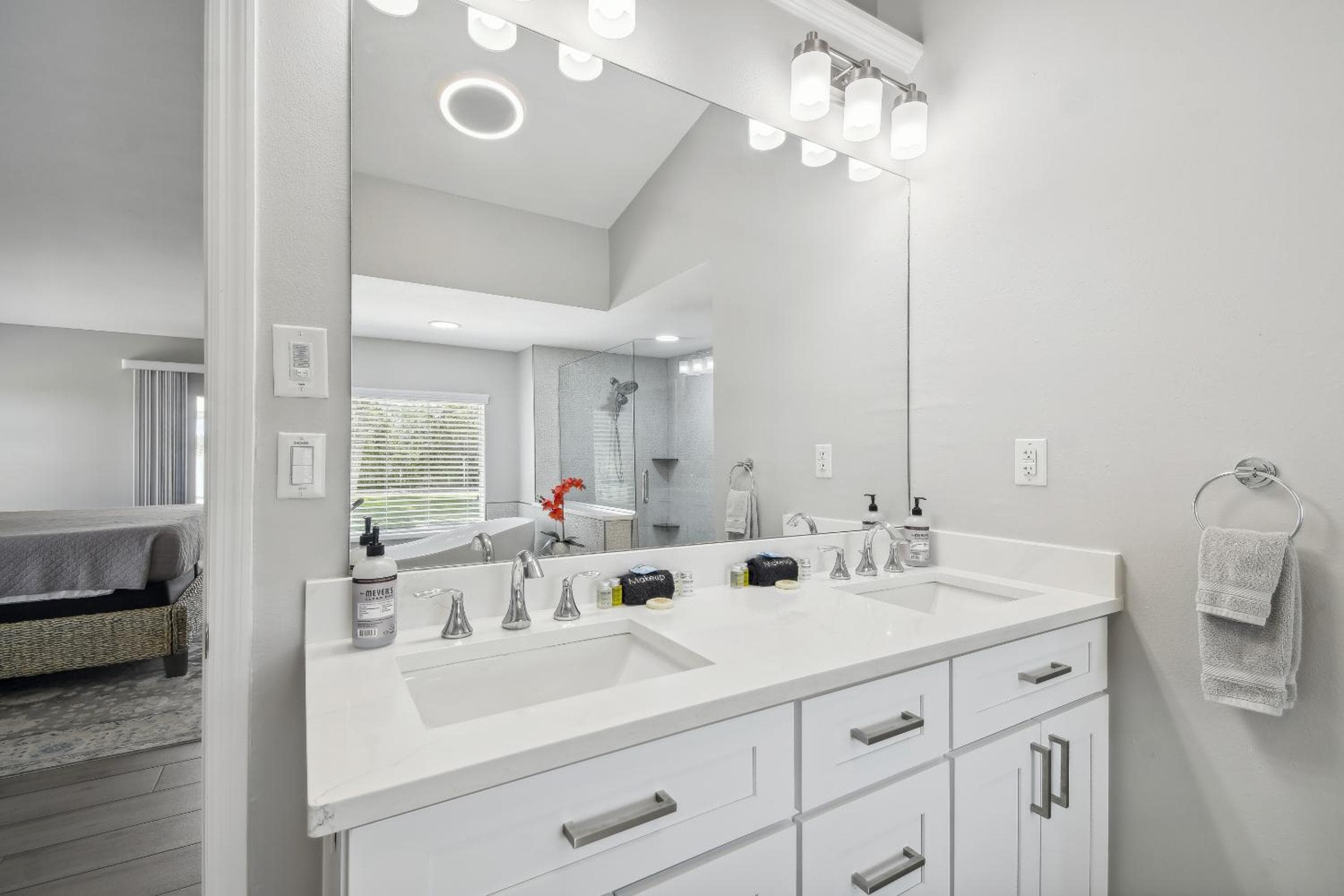 Lake House Westchase area. Heated Pool Waterfront! — 18