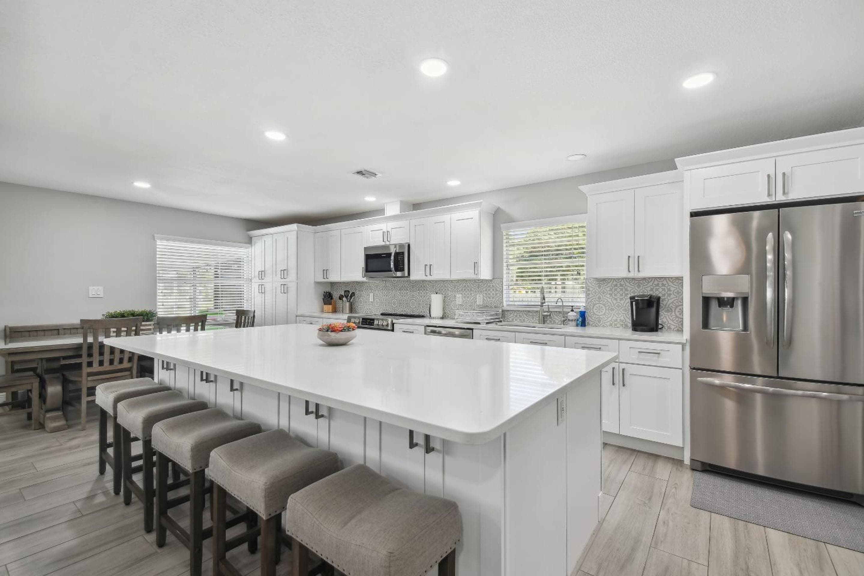 Lake House Westchase area. Heated Pool Waterfront! — 6