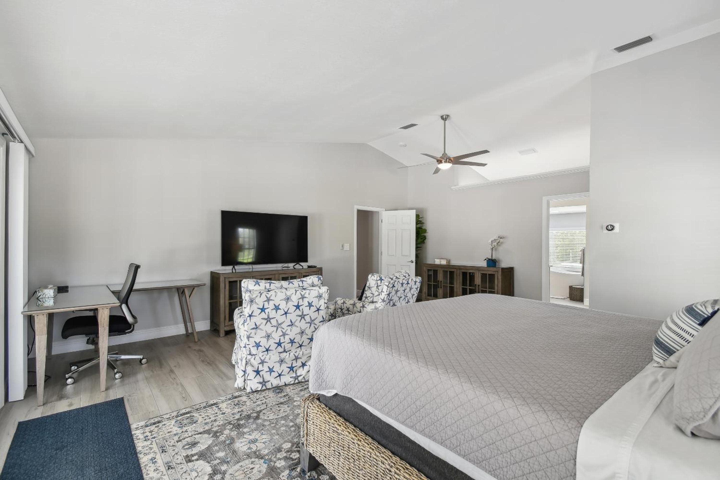 Lake House Westchase area. Heated Pool Waterfront! — 8