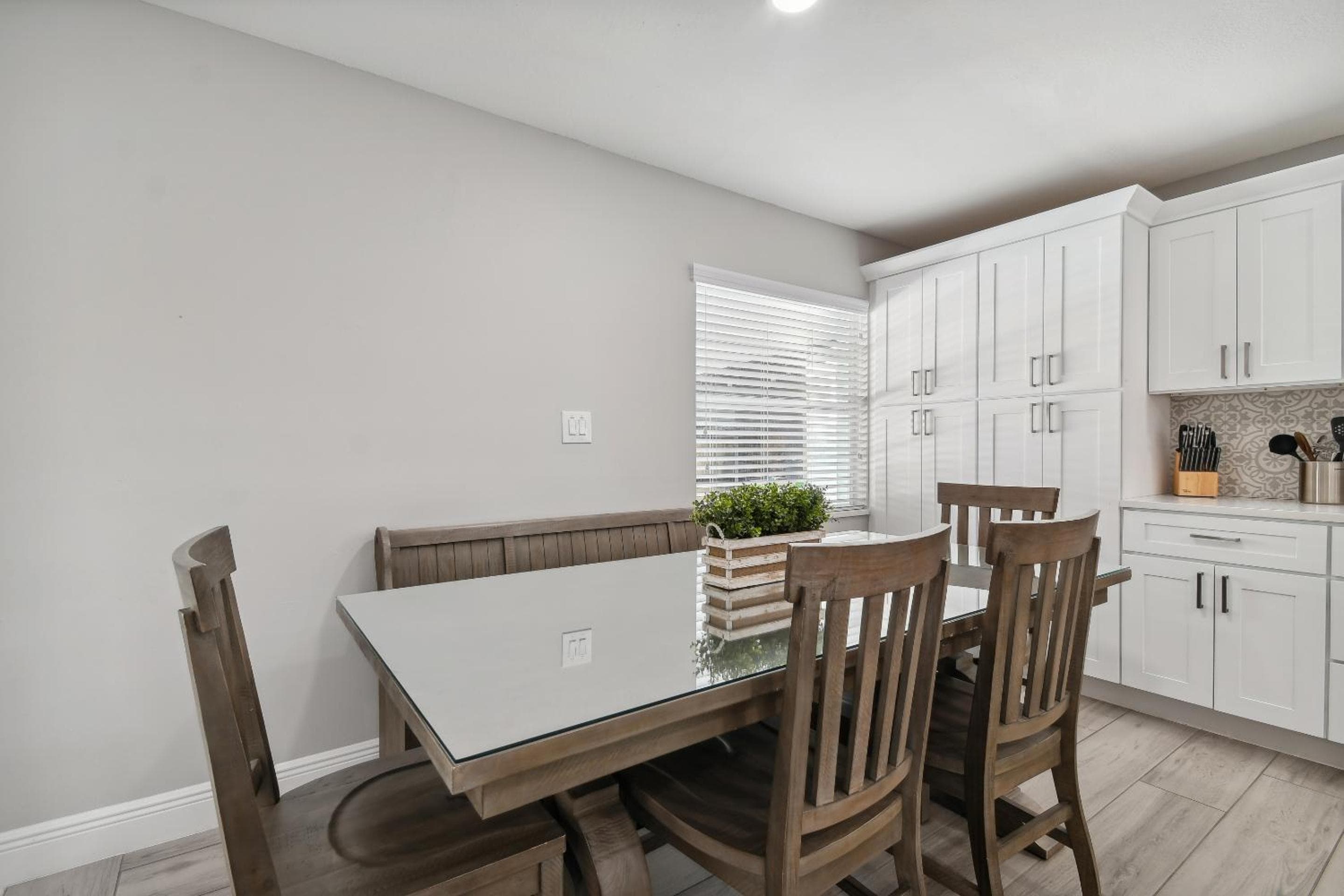 Lake House Westchase area. Heated Pool Waterfront! — 28