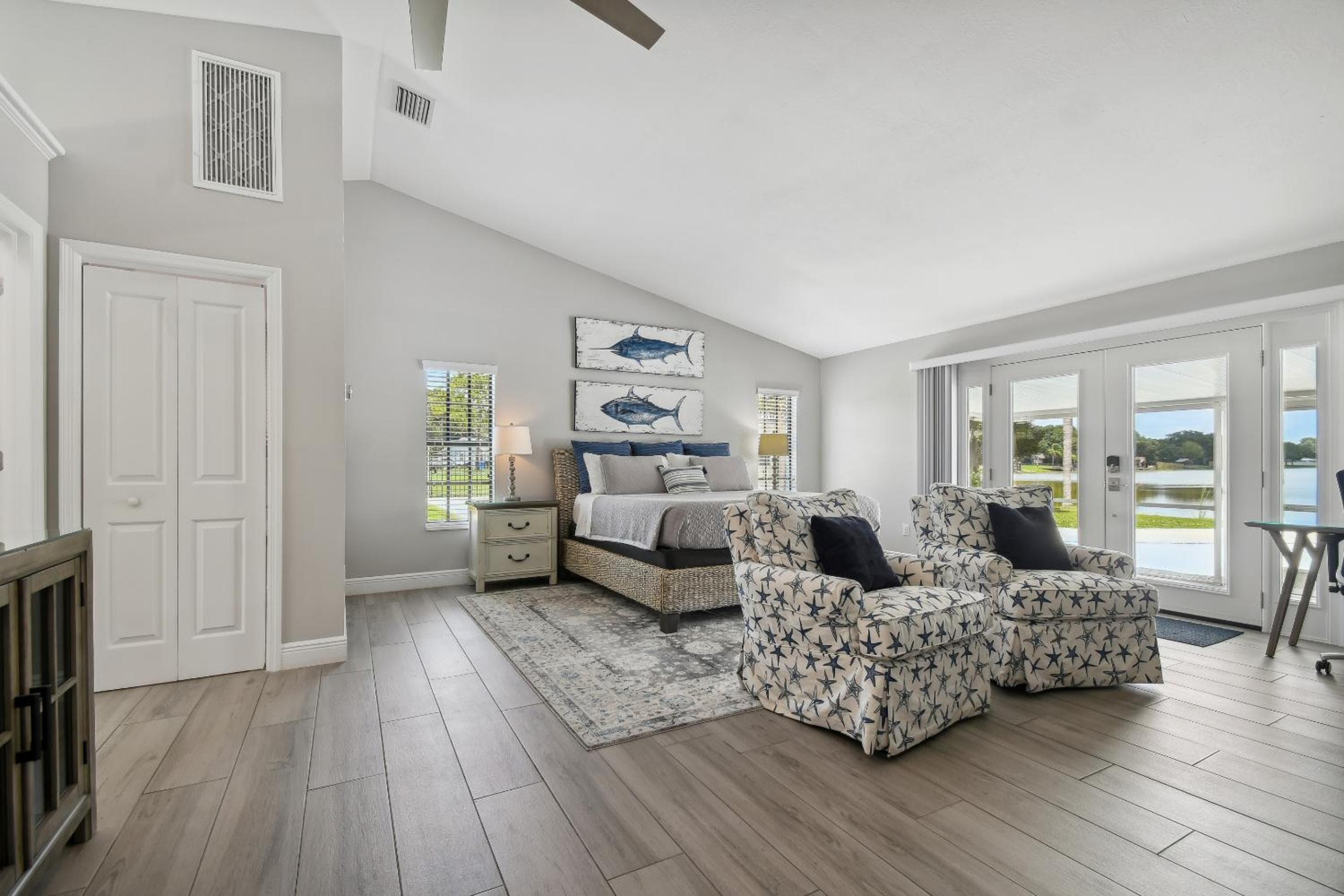 Lake House Westchase area. Heated Pool Waterfront! — 29