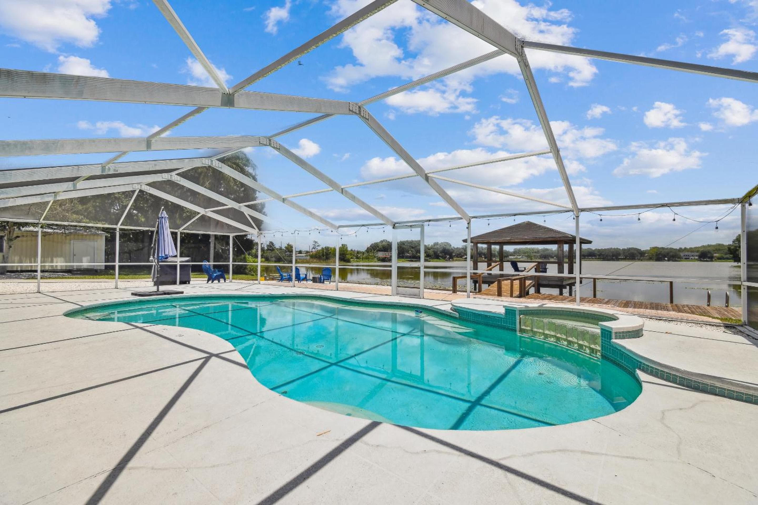 Lake House Westchase area. Heated Pool Waterfront! — 22