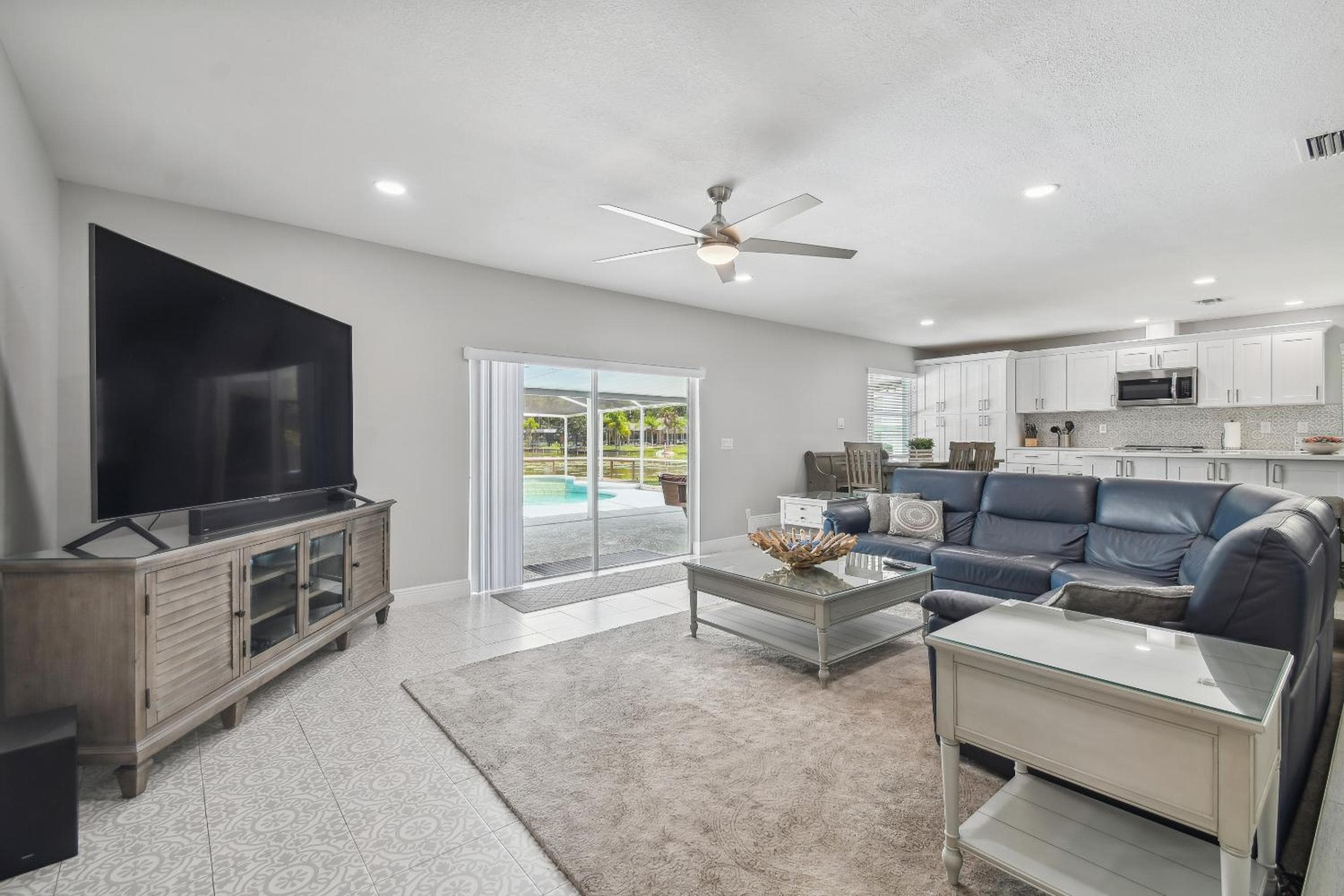 Lake House Westchase area. Heated Pool Waterfront! — 5
