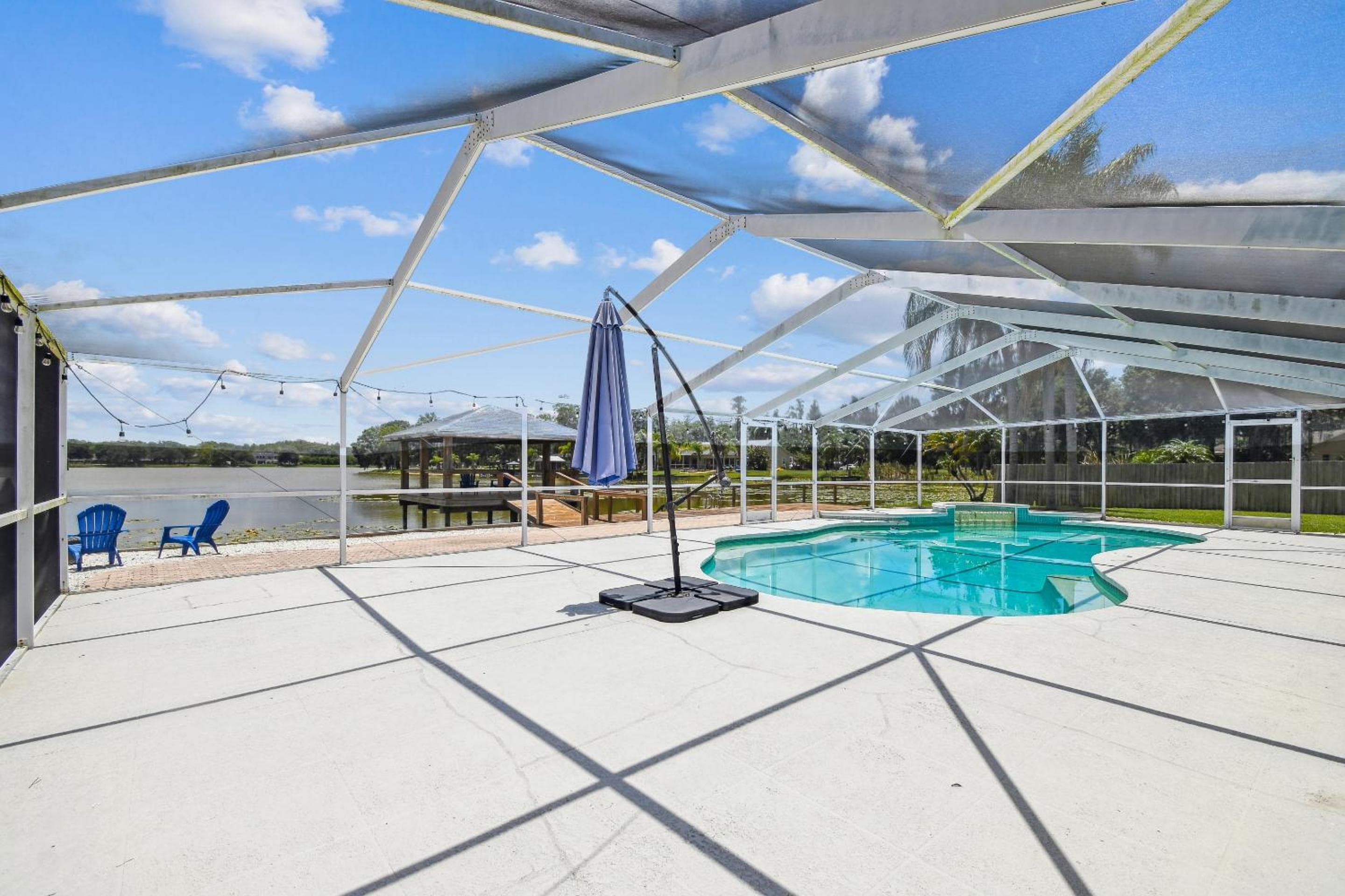 Lake House Westchase area. Heated Pool Waterfront! — 21