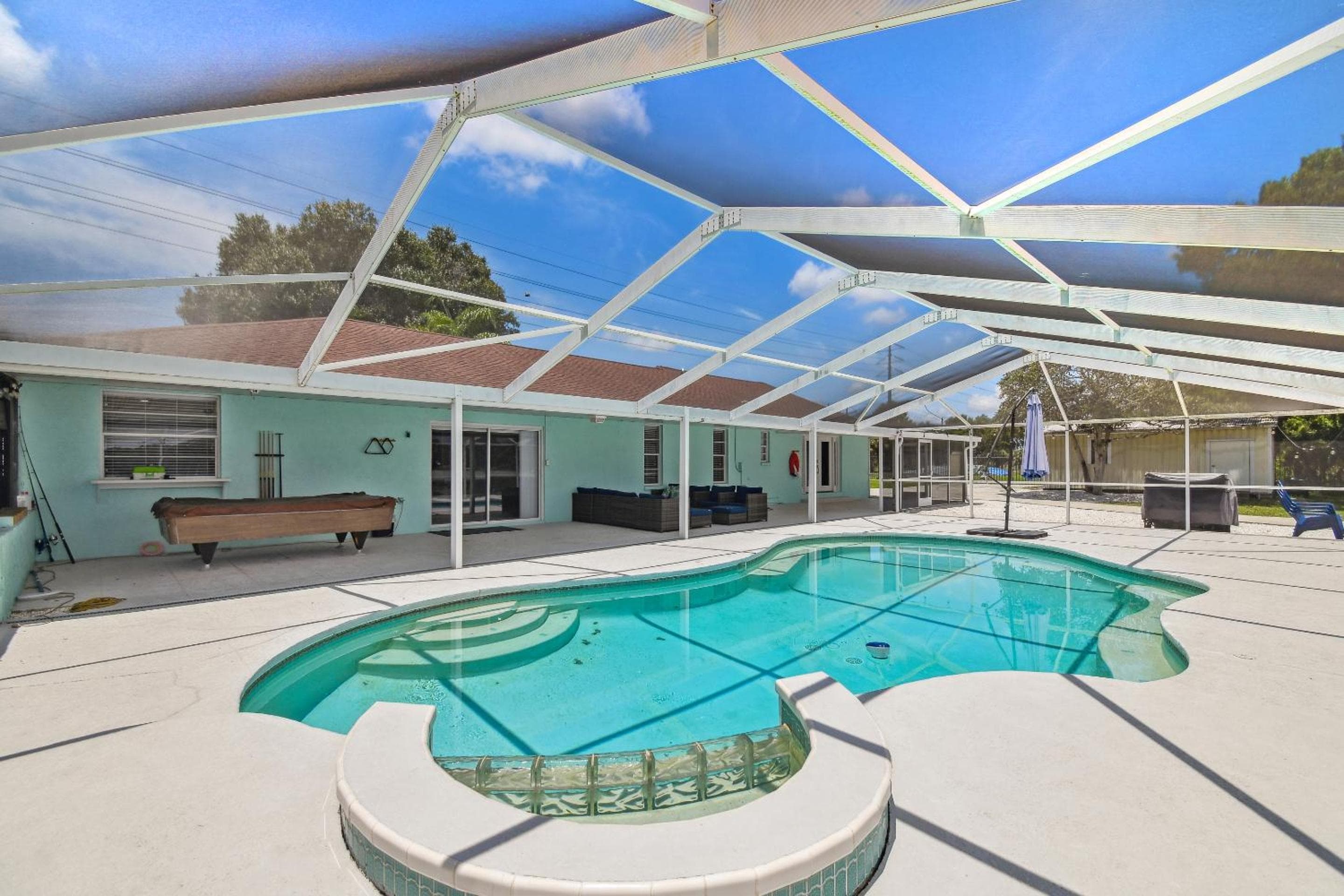 Lake House Westchase area. Heated Pool Waterfront! — 23
