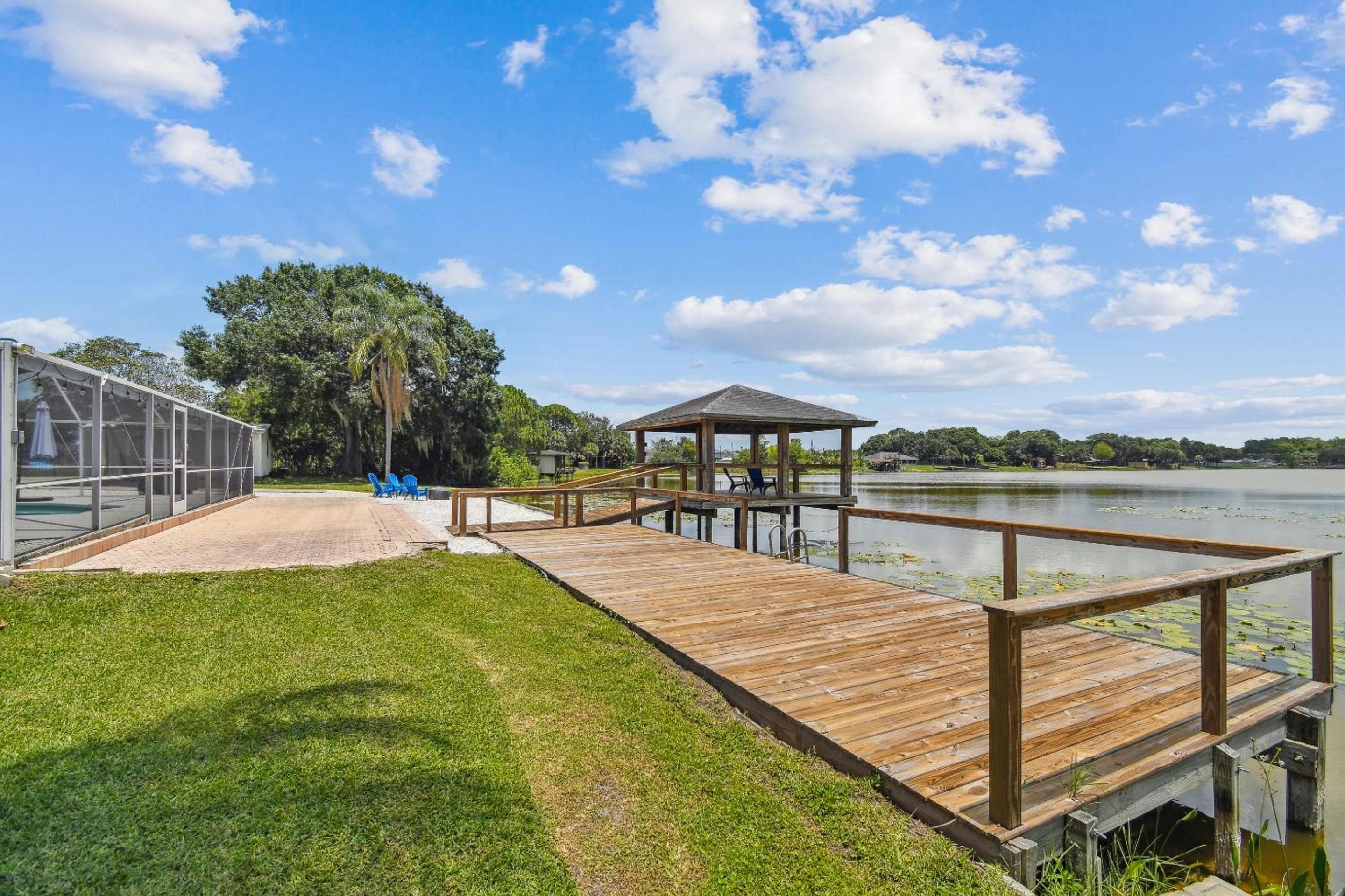 Lake House Westchase area. Heated Pool Waterfront! — 8