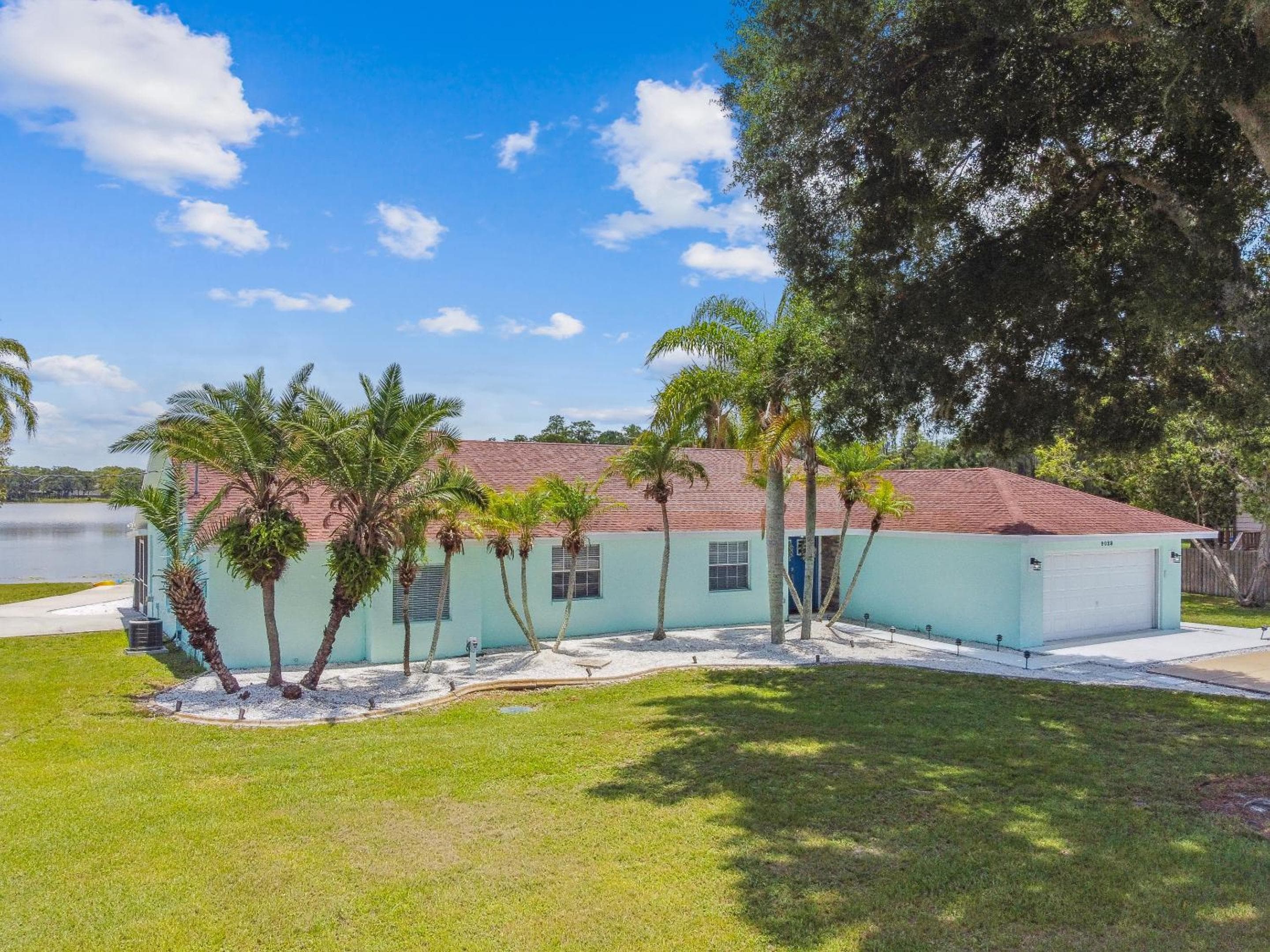 Lake House Westchase area. Heated Pool Waterfront! — 19