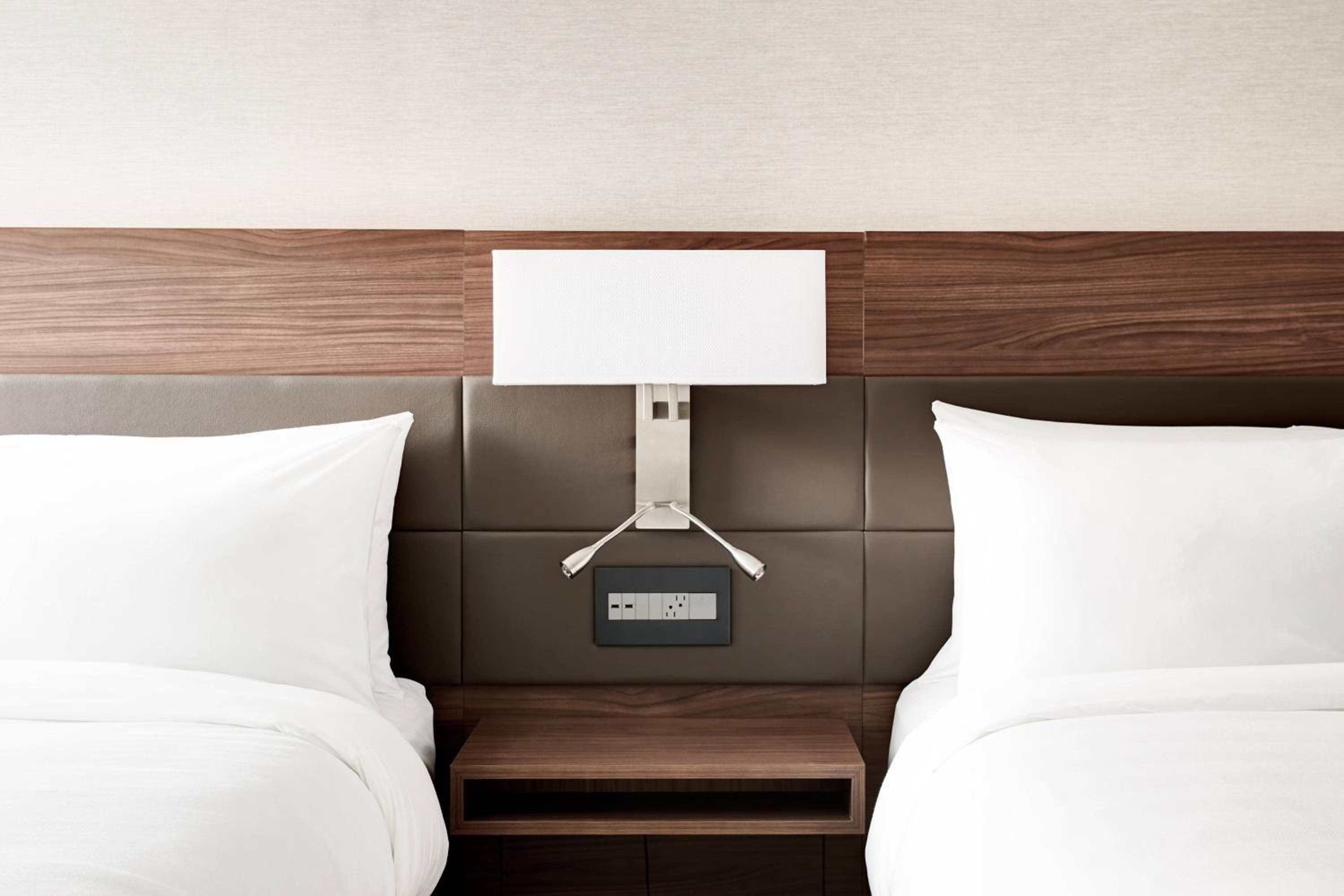 AC Hotel von Marriott Miami Airport West/Doral — 14
