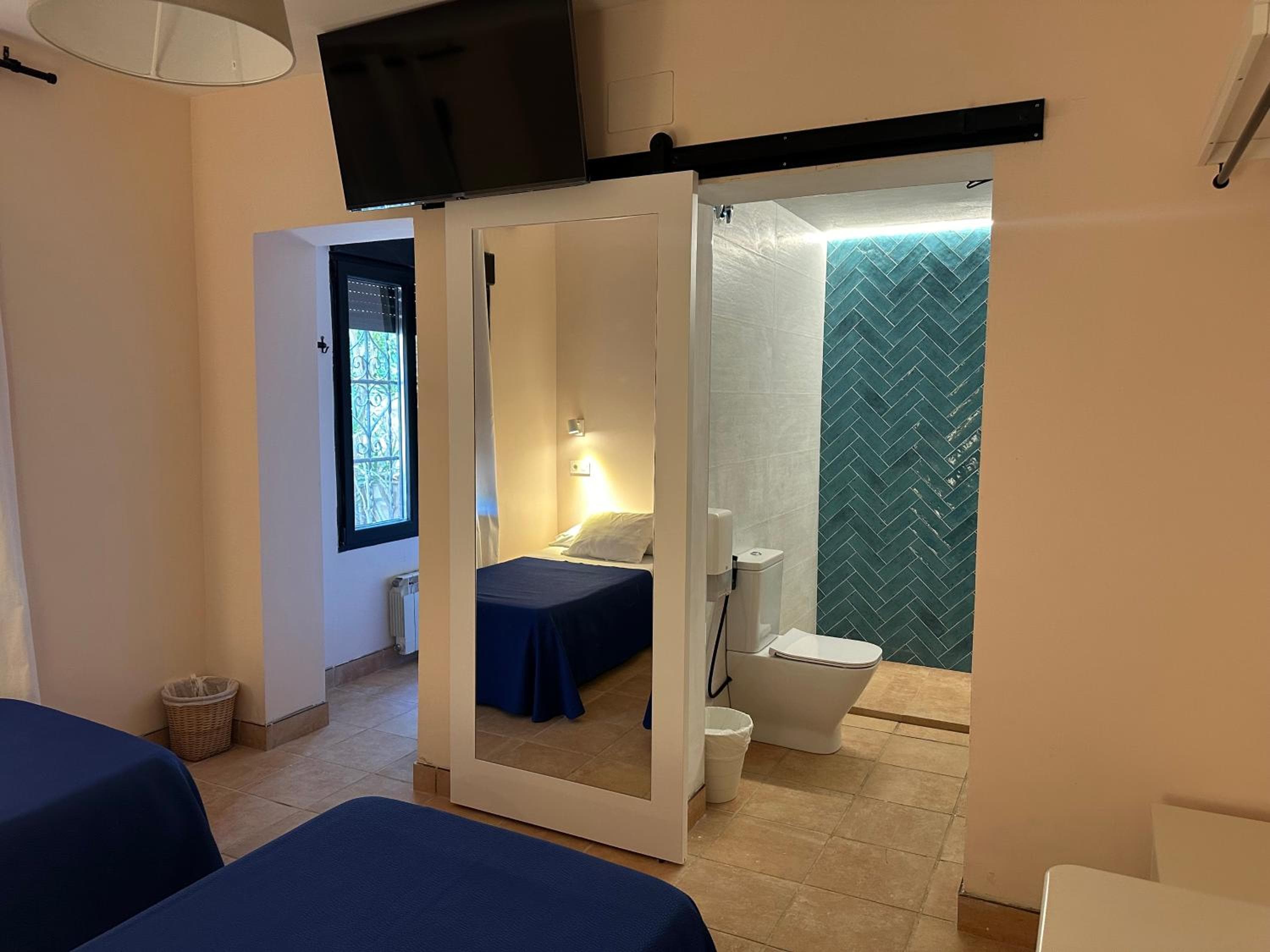 Hostal Moscatel — 3