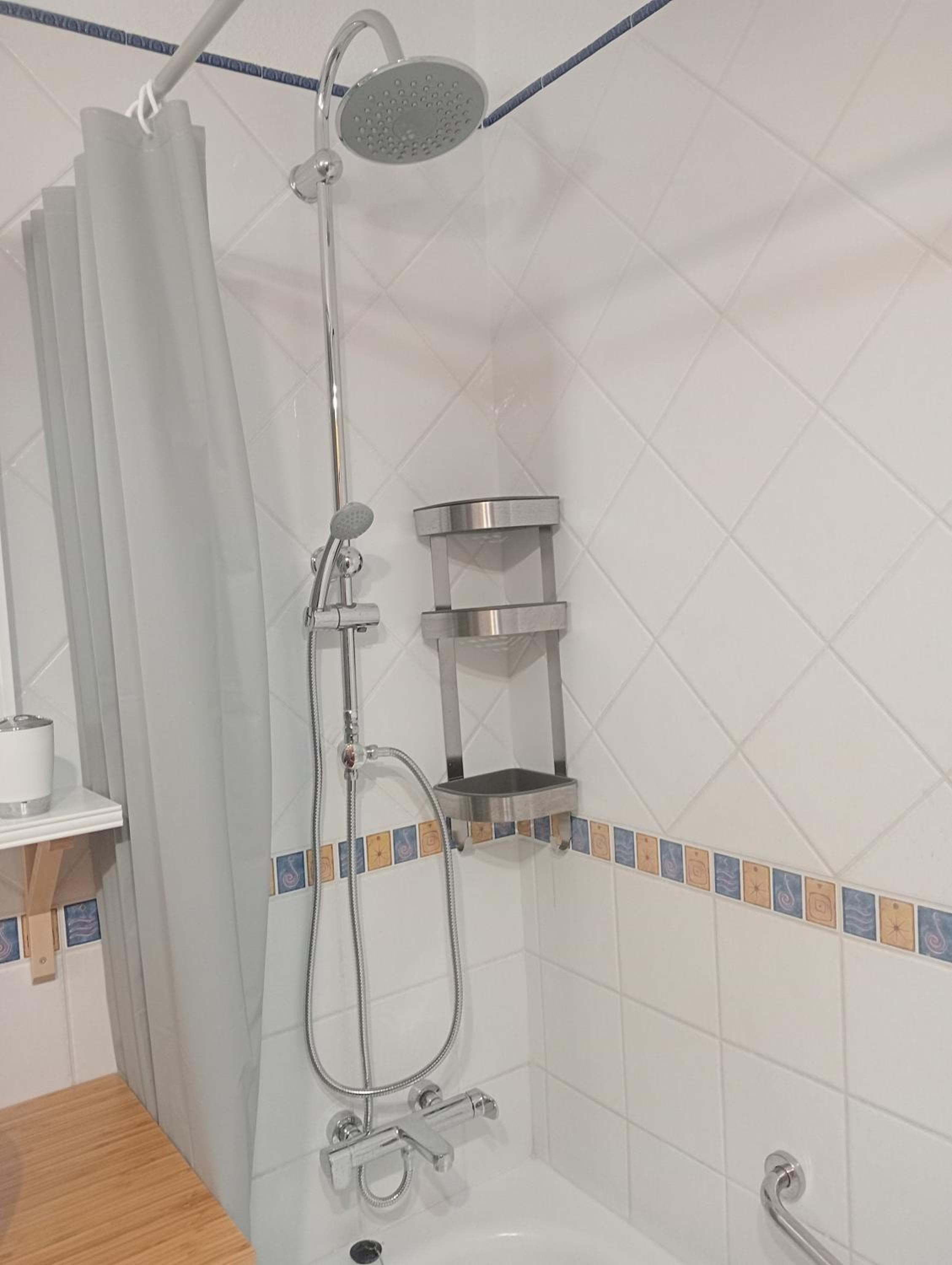 Greatly located apartment with heated pool, Los Cristianos — 3