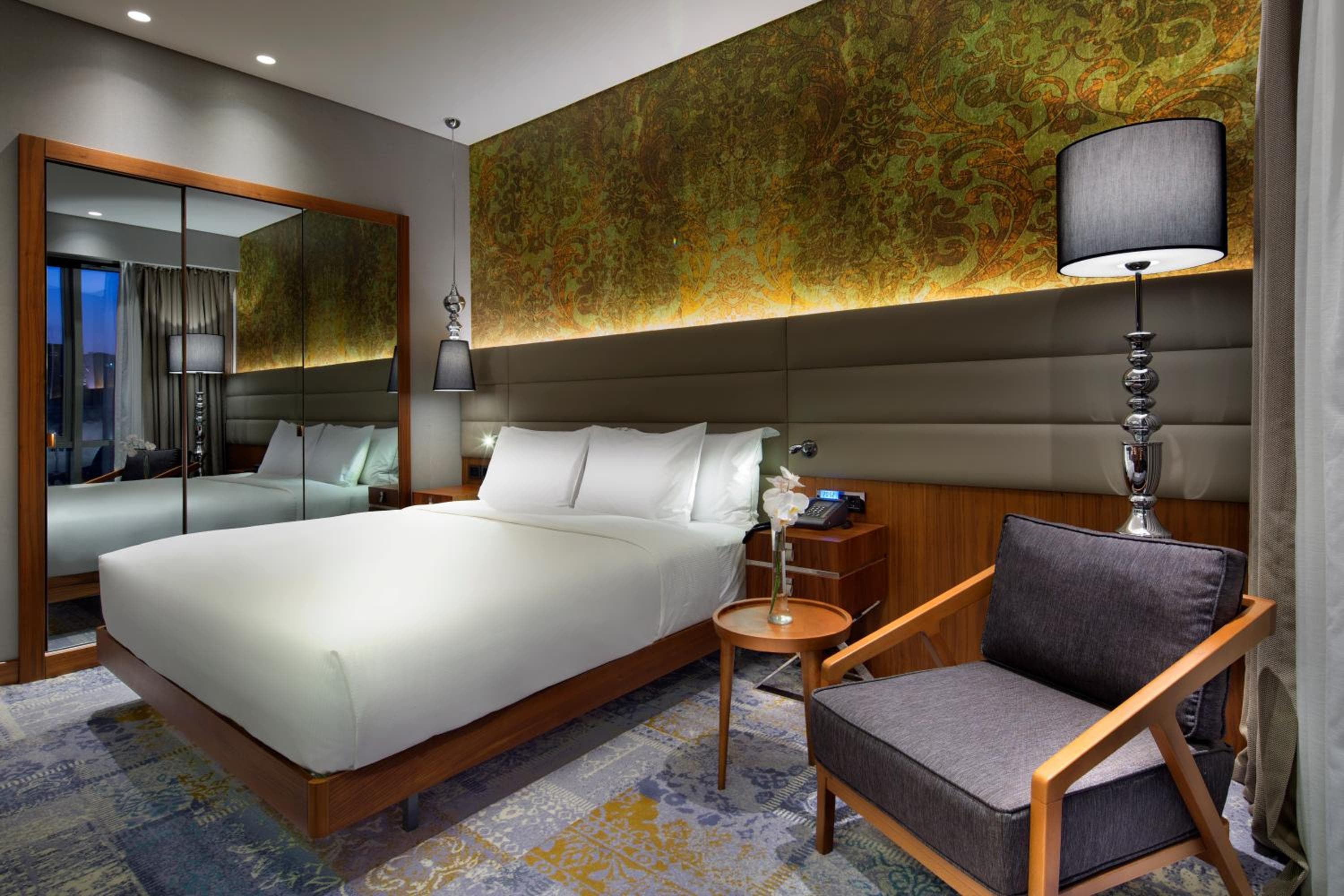 DoubleTree by Hilton Istanbul - Piyalepasa — 25