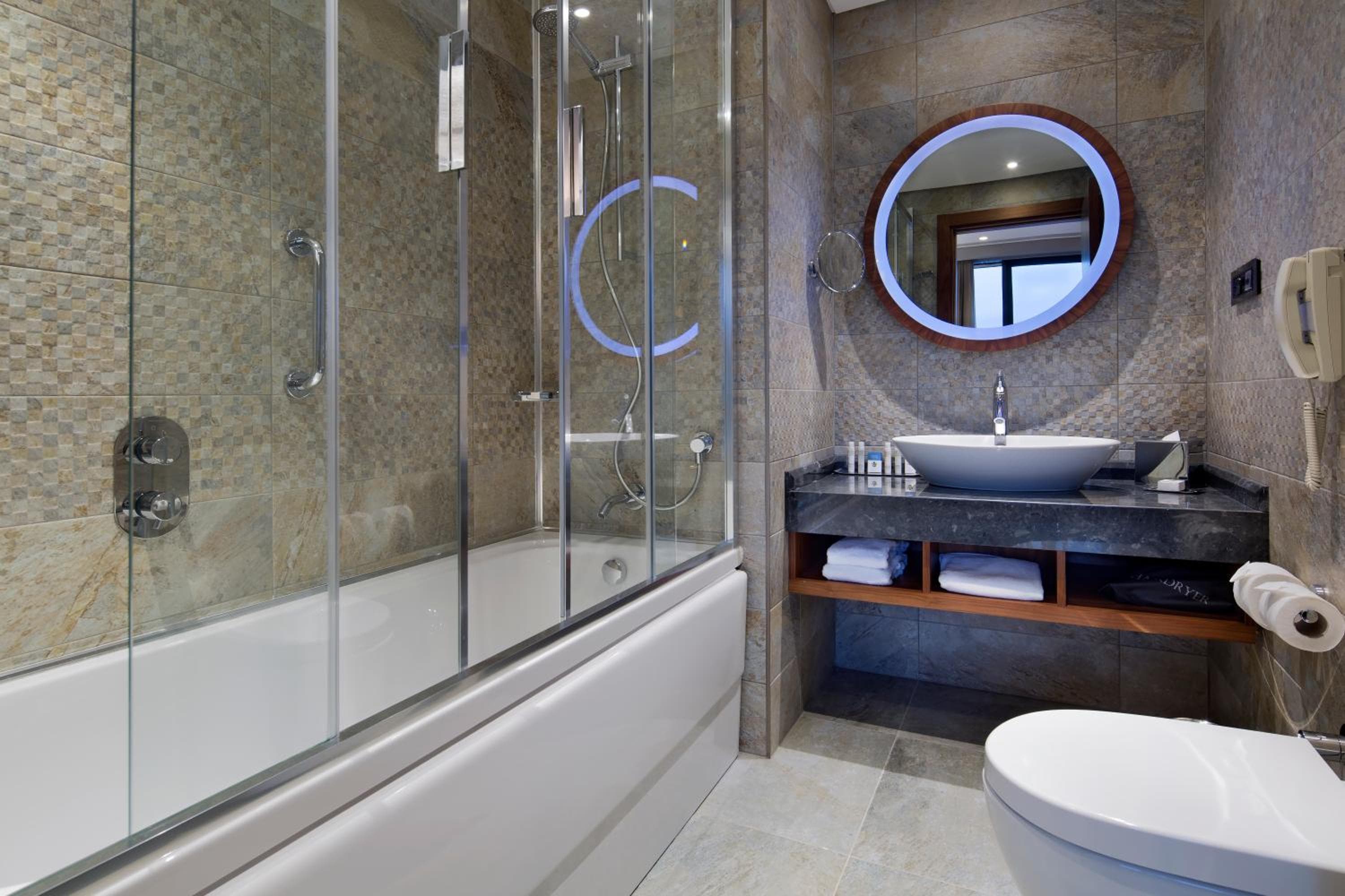 DoubleTree by Hilton Istanbul - Piyalepasa — 19