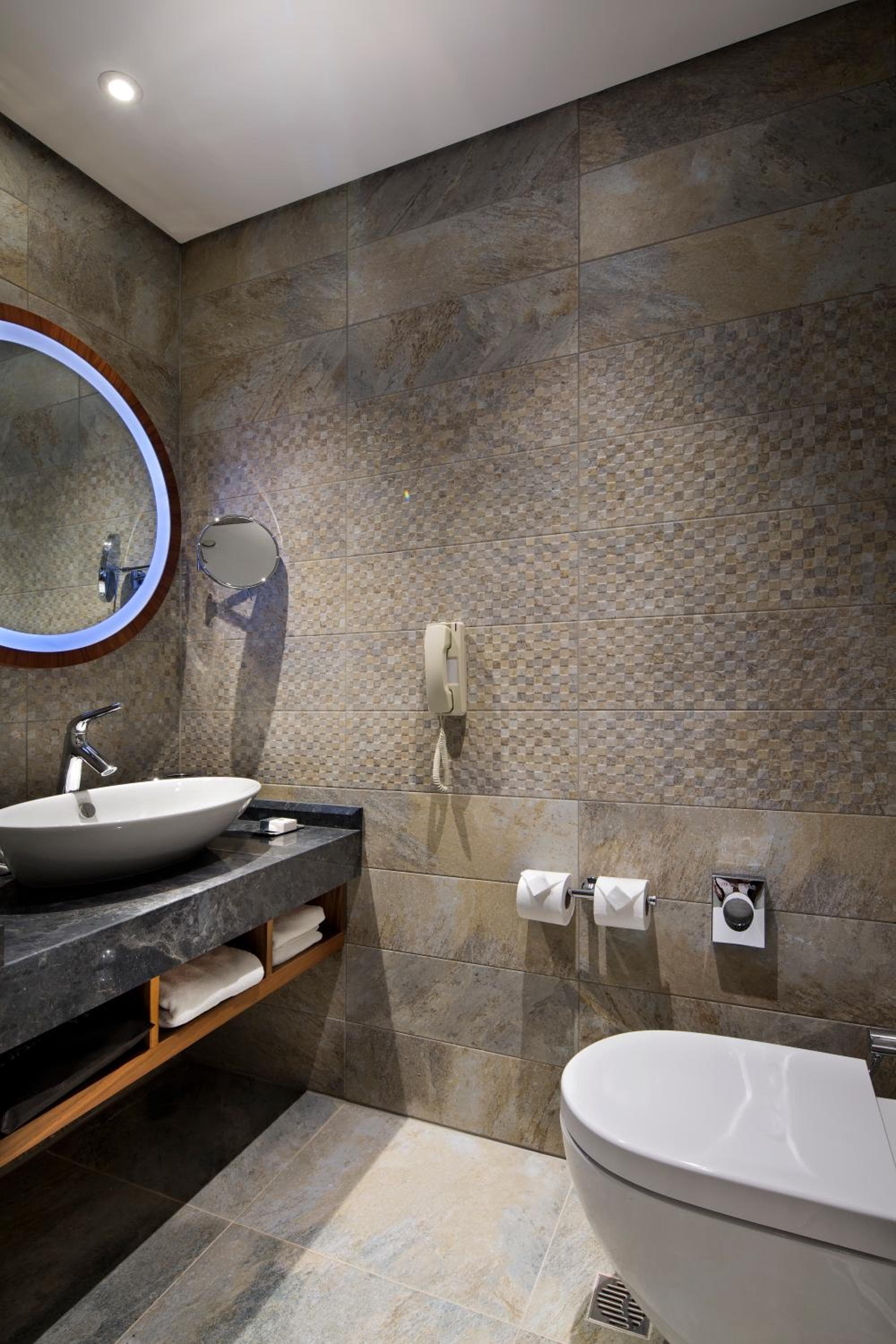 DoubleTree by Hilton Istanbul - Piyalepasa — 24