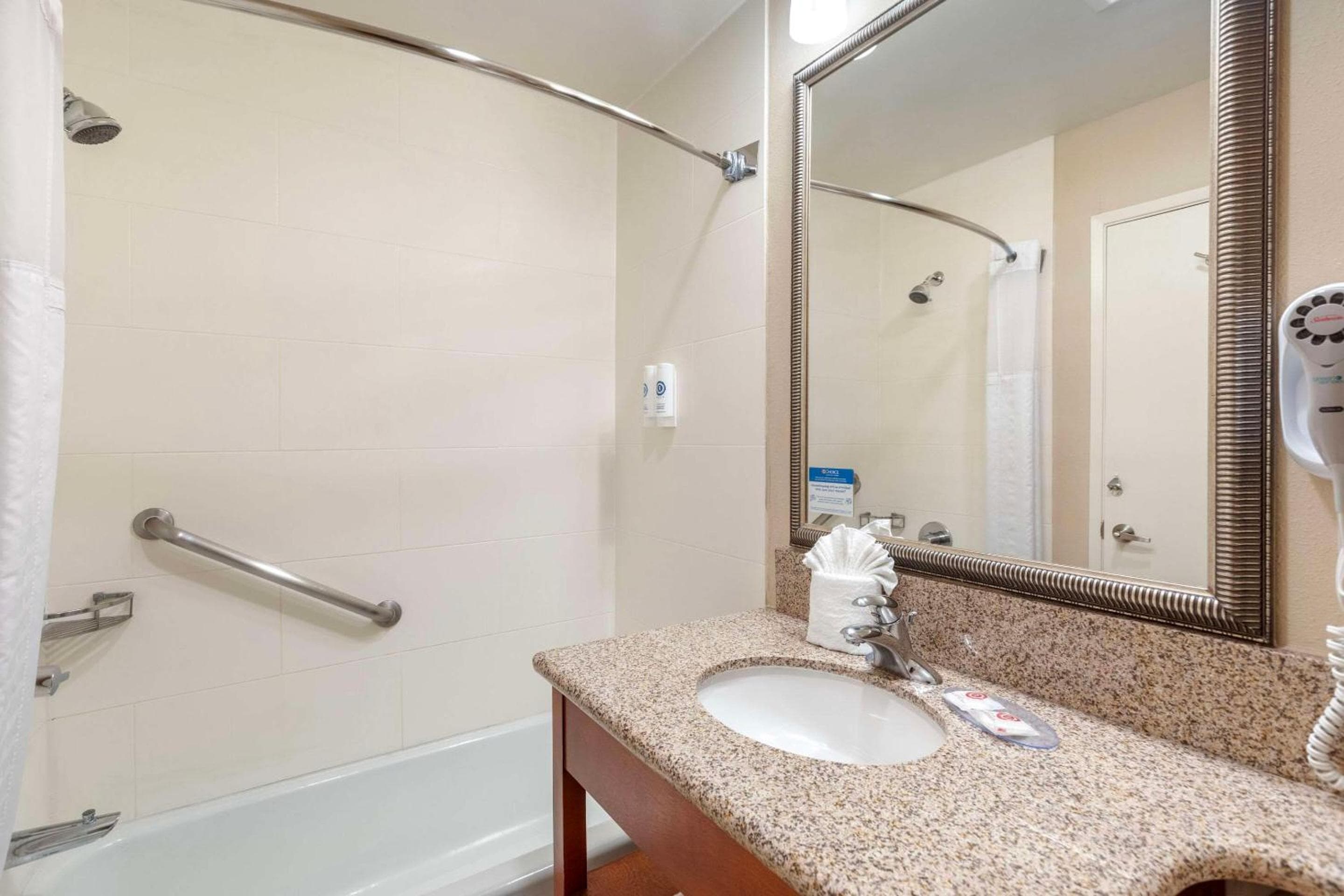 Comfort Inn Santa Monica - West Los Angeles — 21